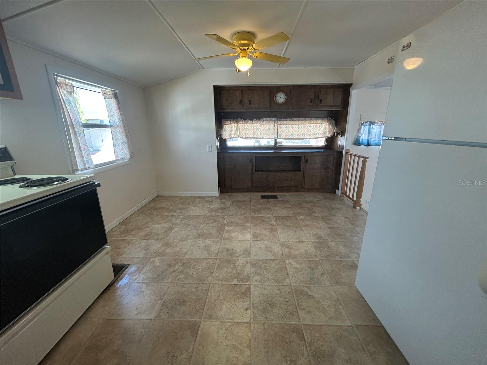 SADDLEBAG LAKE - Residential