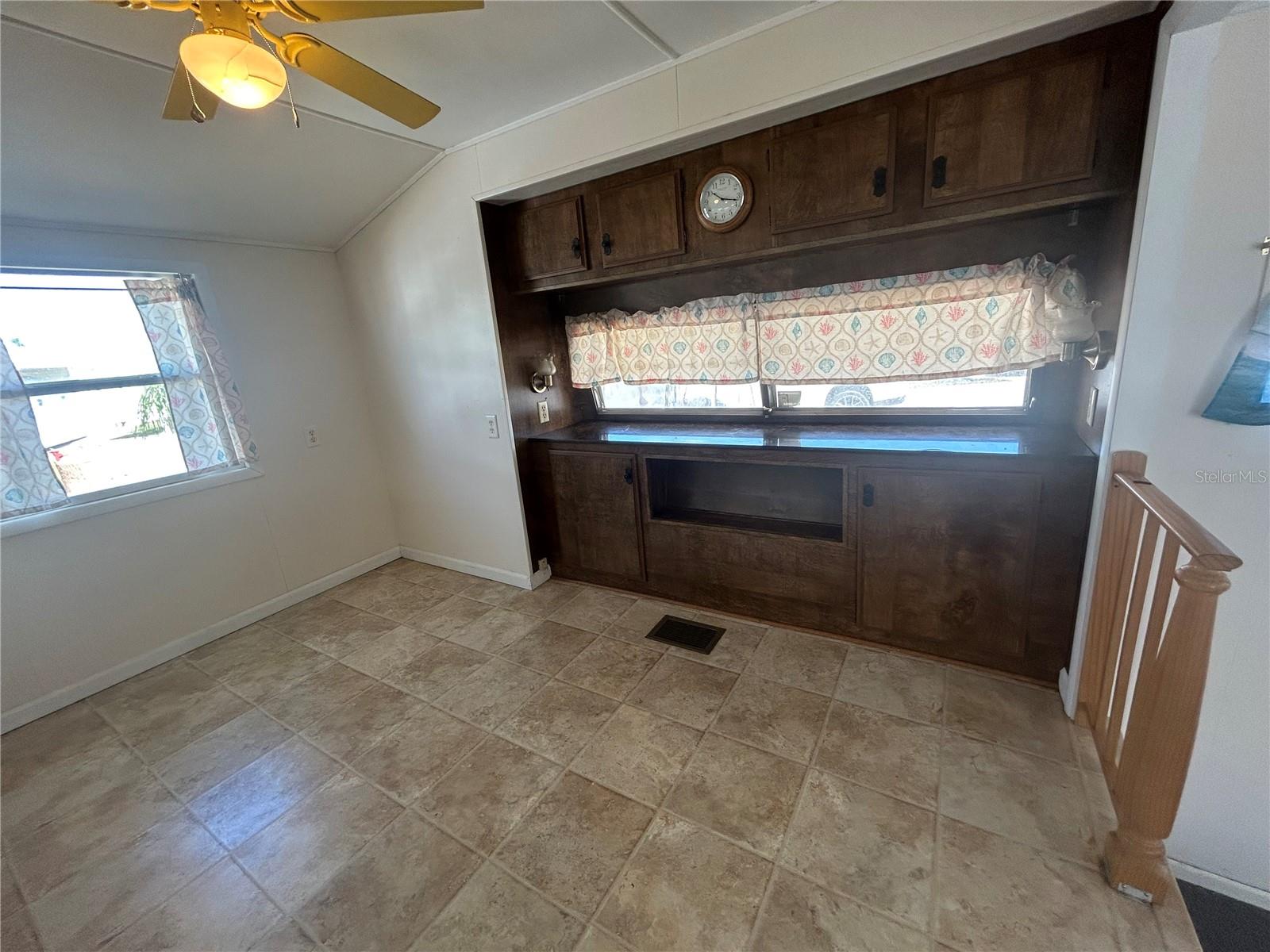 SADDLEBAG LAKE - Residential