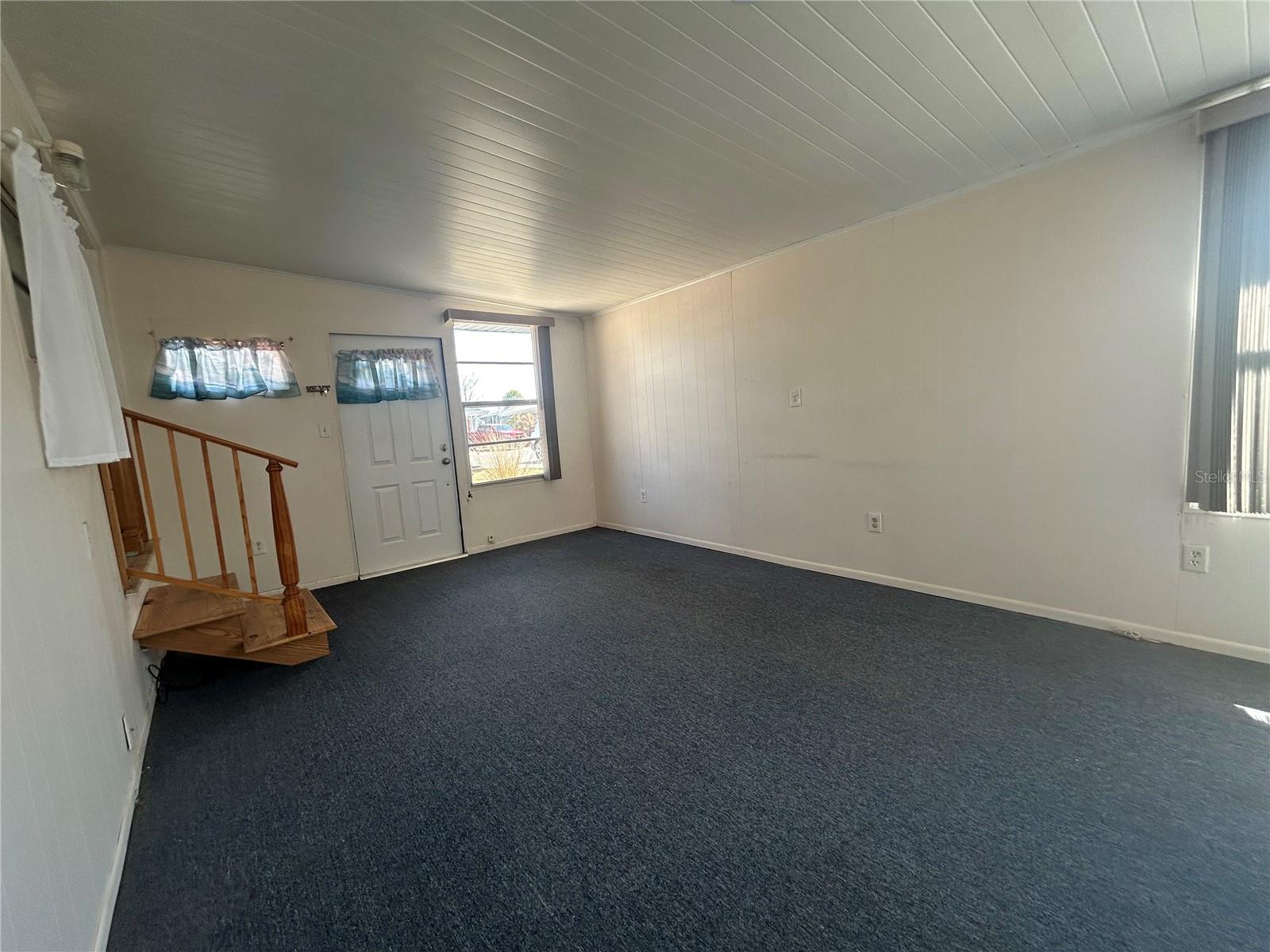 SADDLEBAG LAKE - Residential