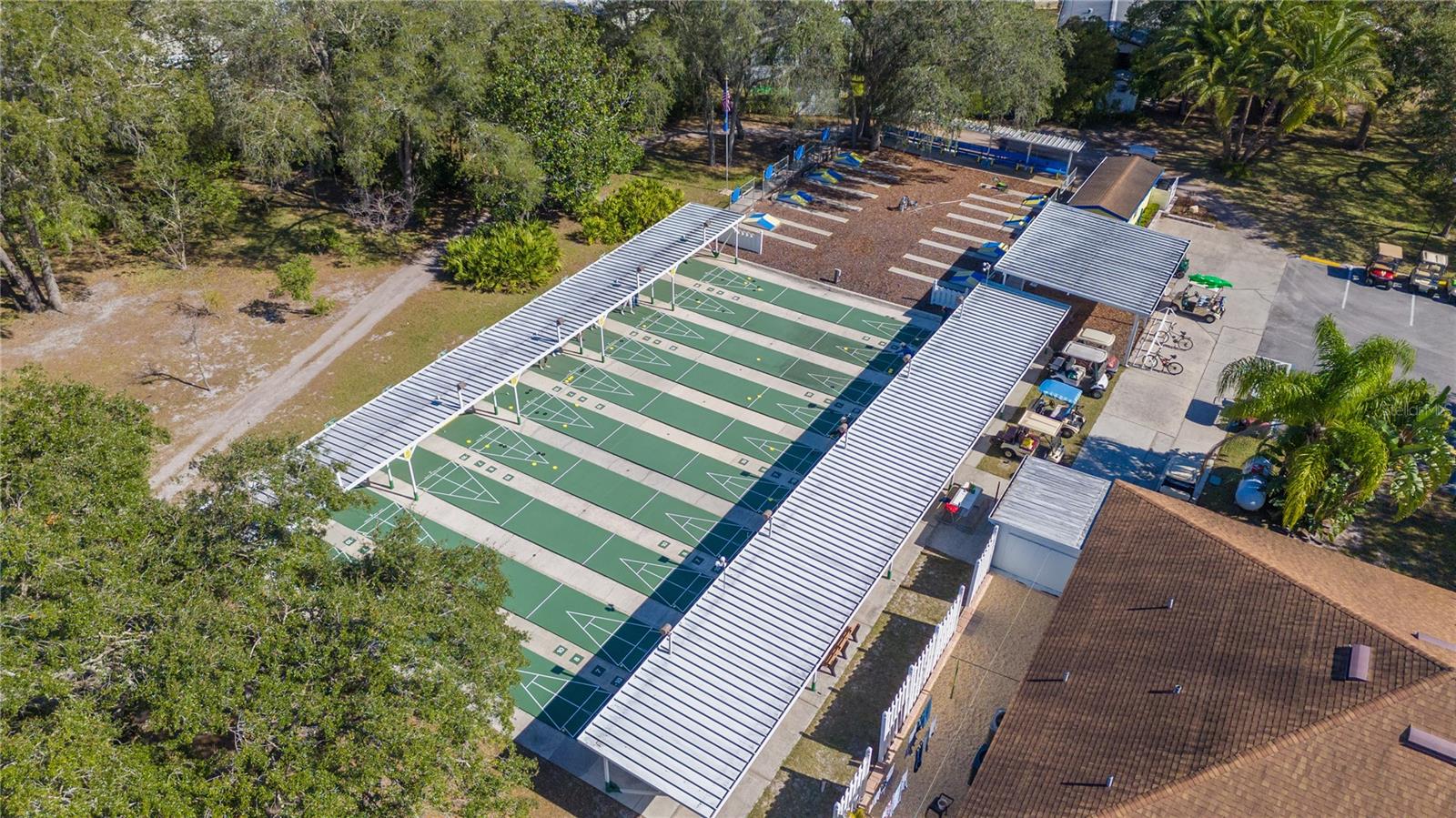 SADDLEBAG LAKE - Residential