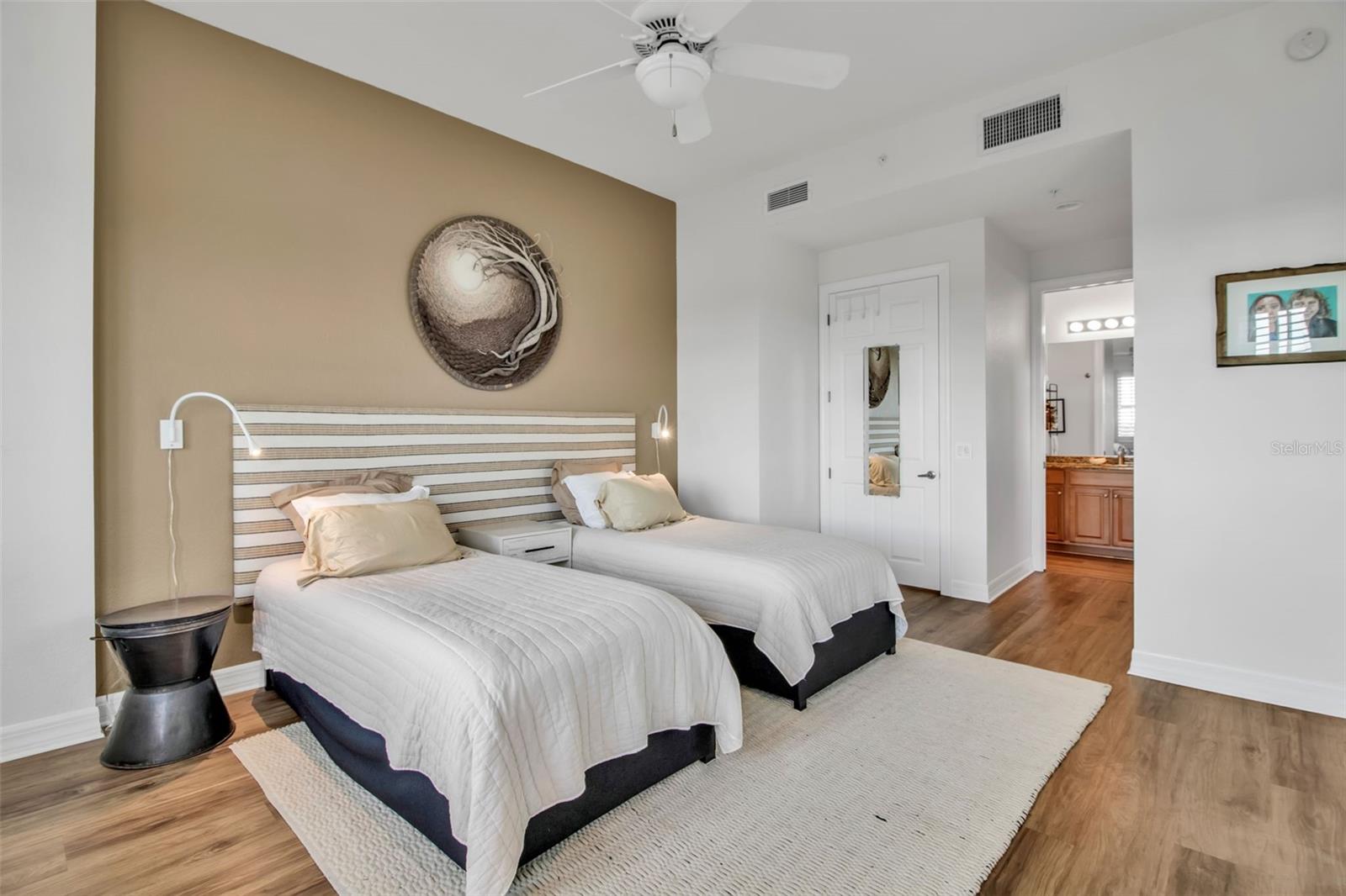 BLACKBURN HARBOR RESIDENCES - Residential