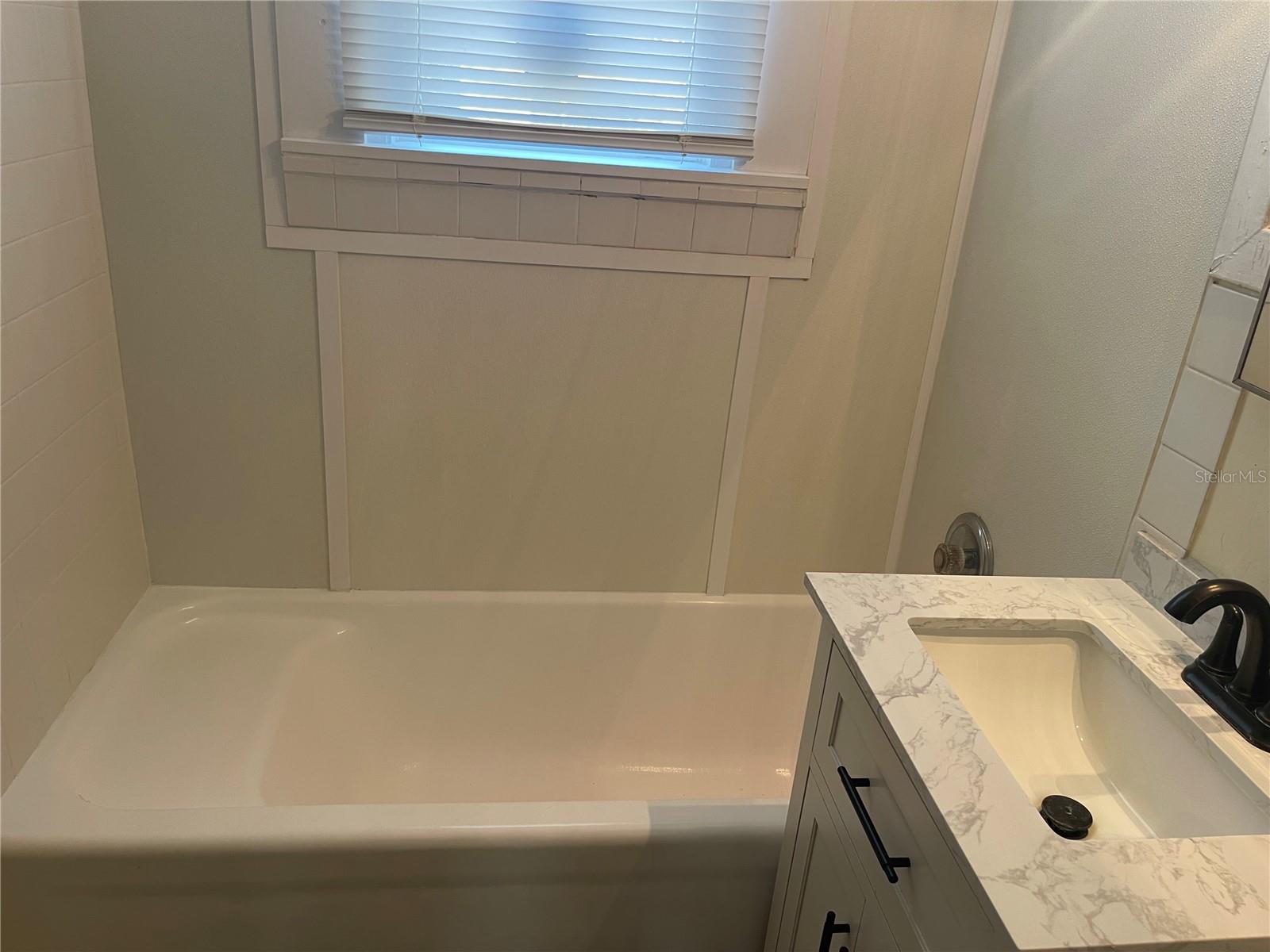 PLAZA PARK ADD CLEARWATER IMPROV CO CORR - Residential Lease