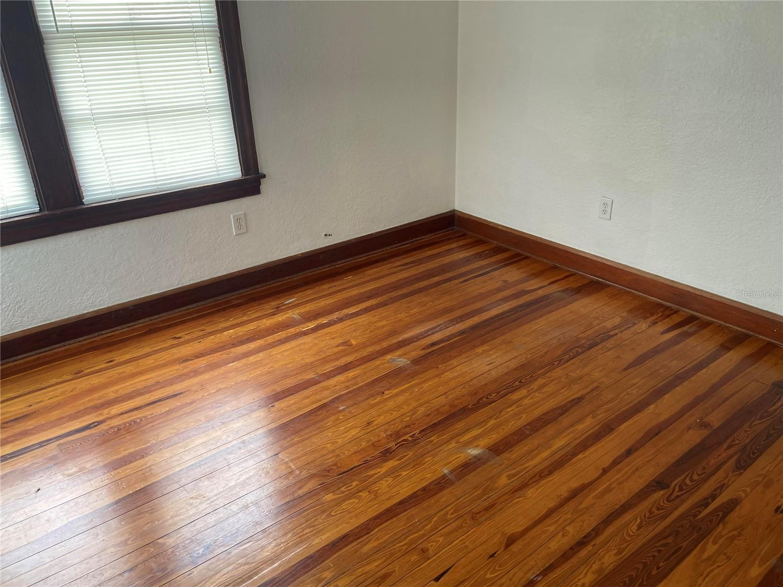 PLAZA PARK ADD CLEARWATER IMPROV CO CORR - Residential Lease