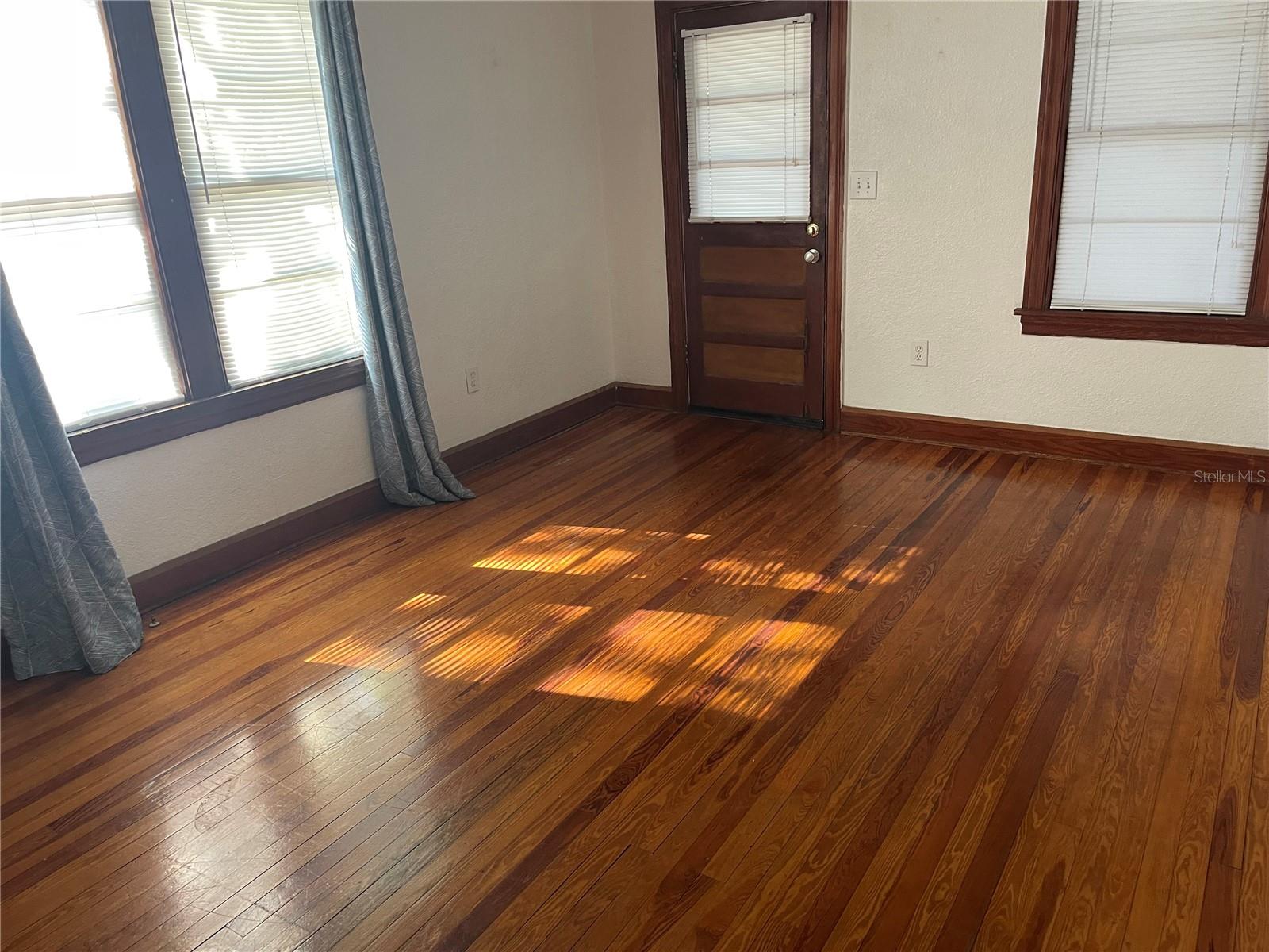 PLAZA PARK ADD CLEARWATER IMPROV CO CORR - Residential Lease