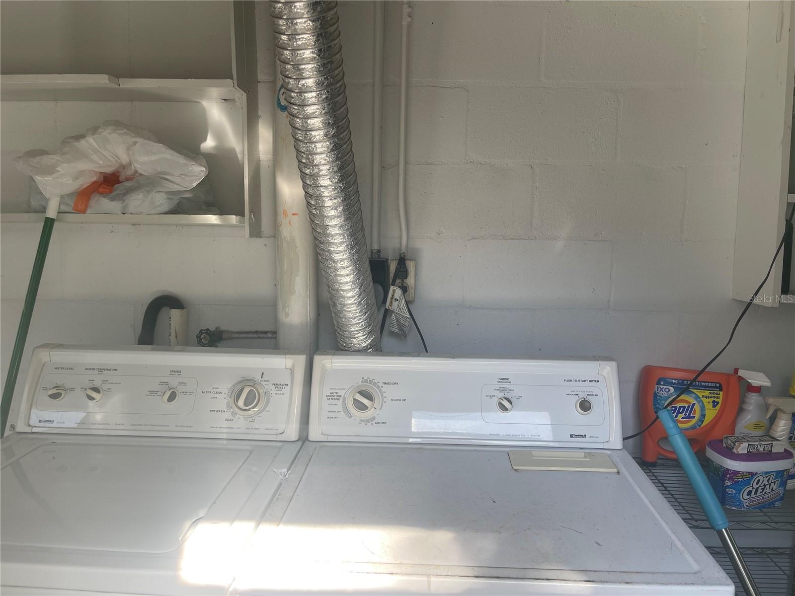 PLAZA PARK ADD CLEARWATER IMPROV CO CORR - Residential Lease