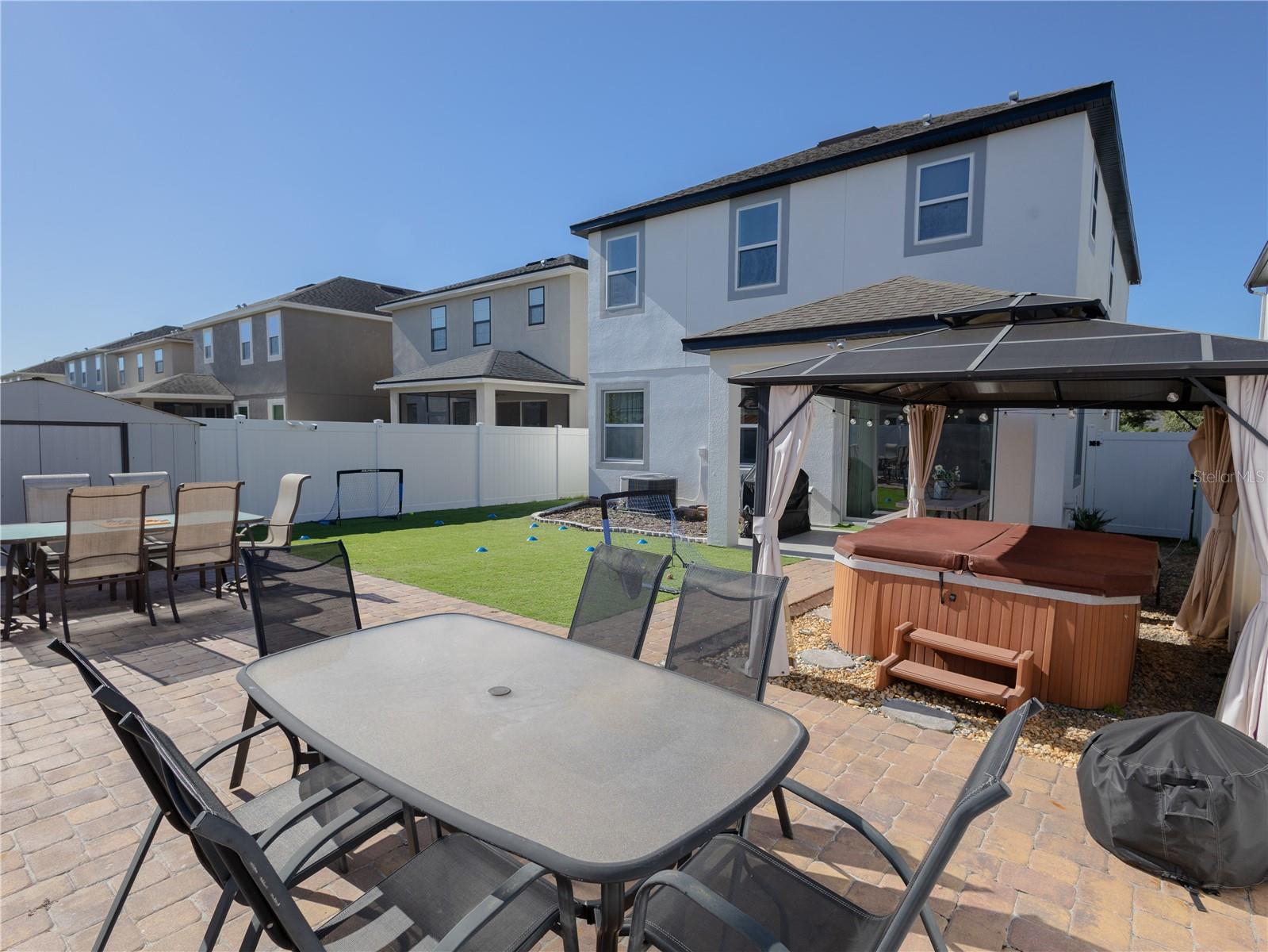 TAPESTRY - Residential