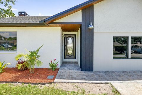 A home in LAKELAND