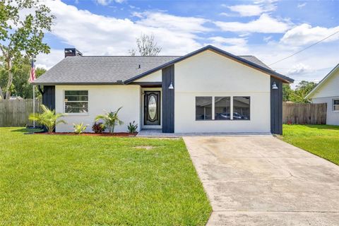 A home in LAKELAND