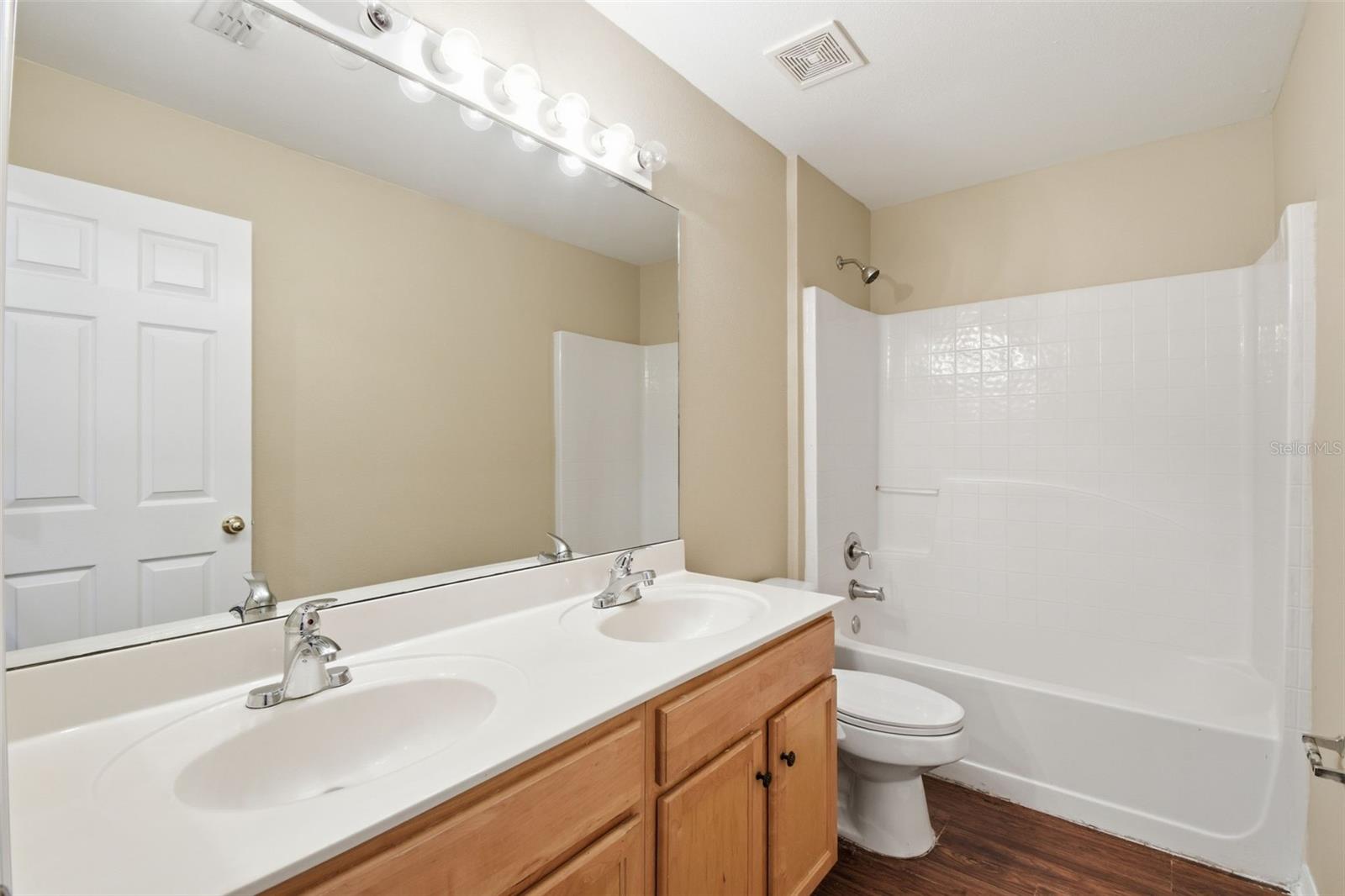 KINGS LAKE PH 2B - Residential