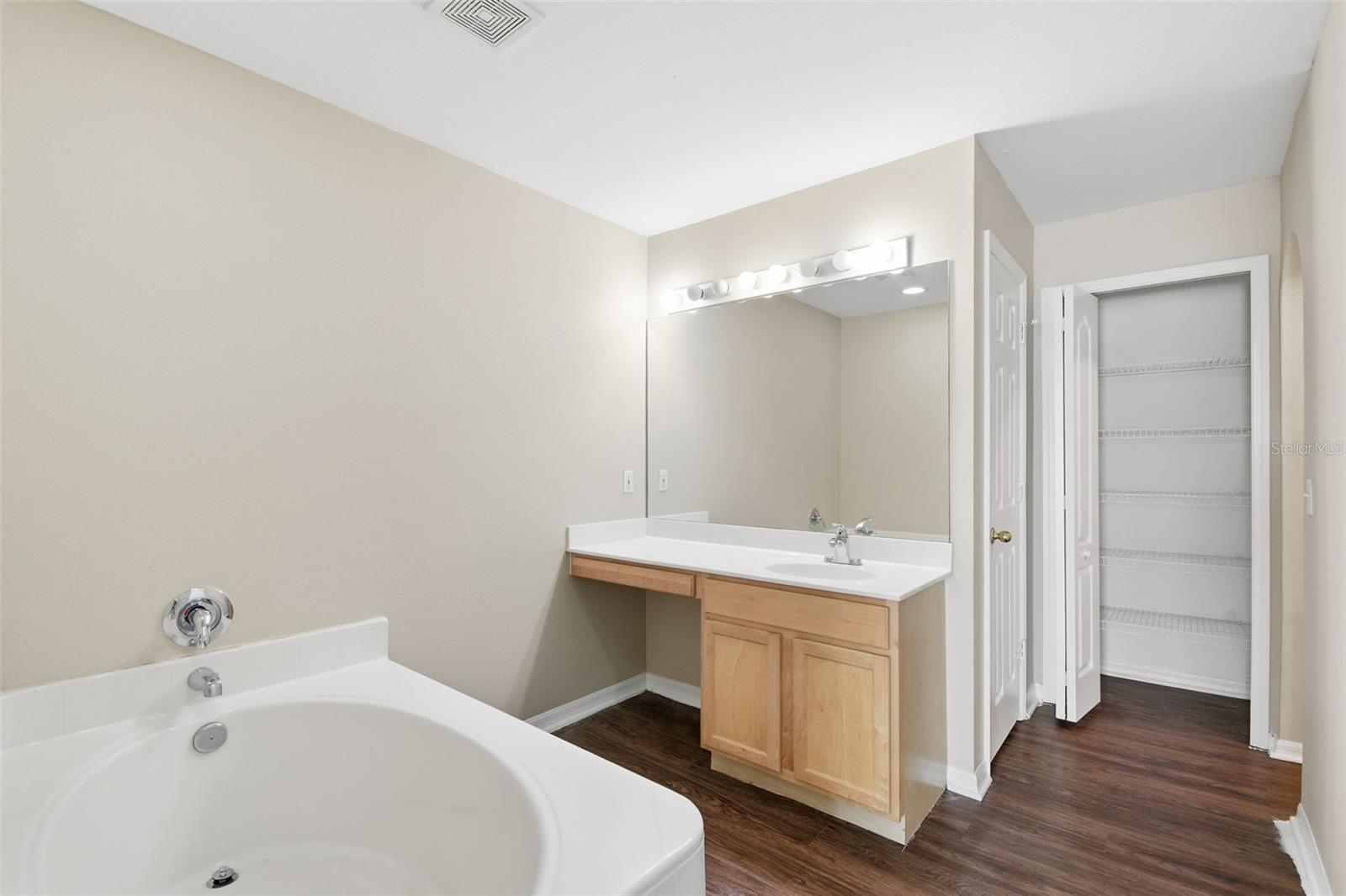 KINGS LAKE PH 2B - Residential