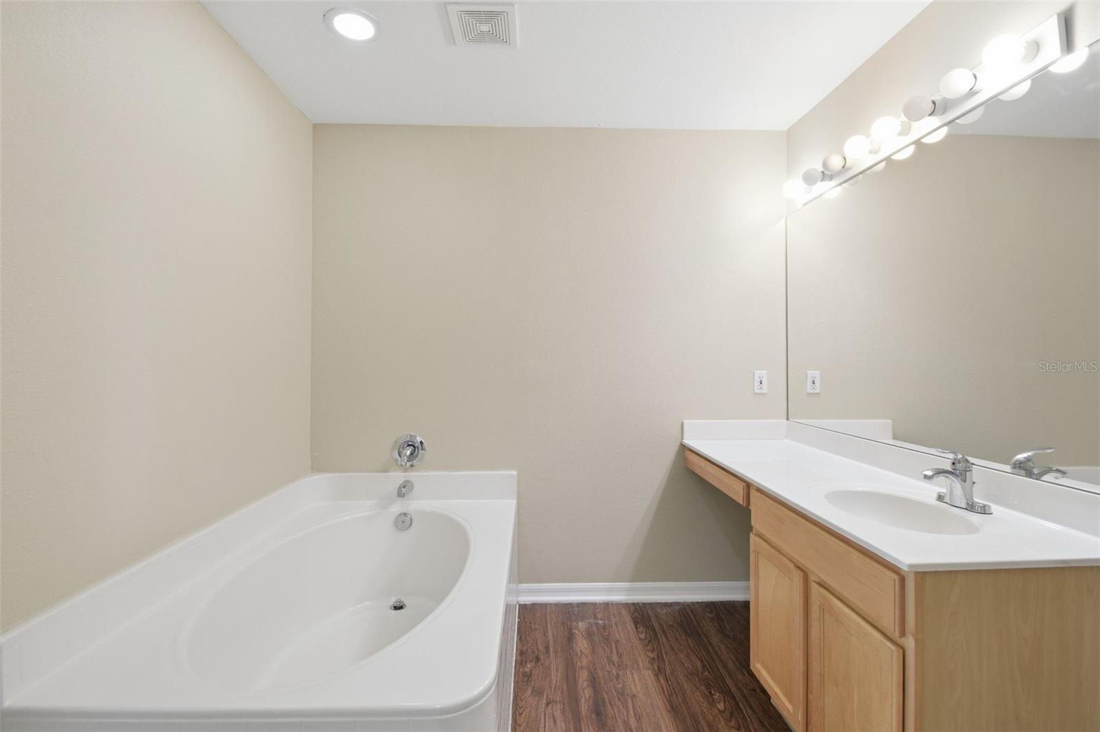 KINGS LAKE PH 2B - Residential