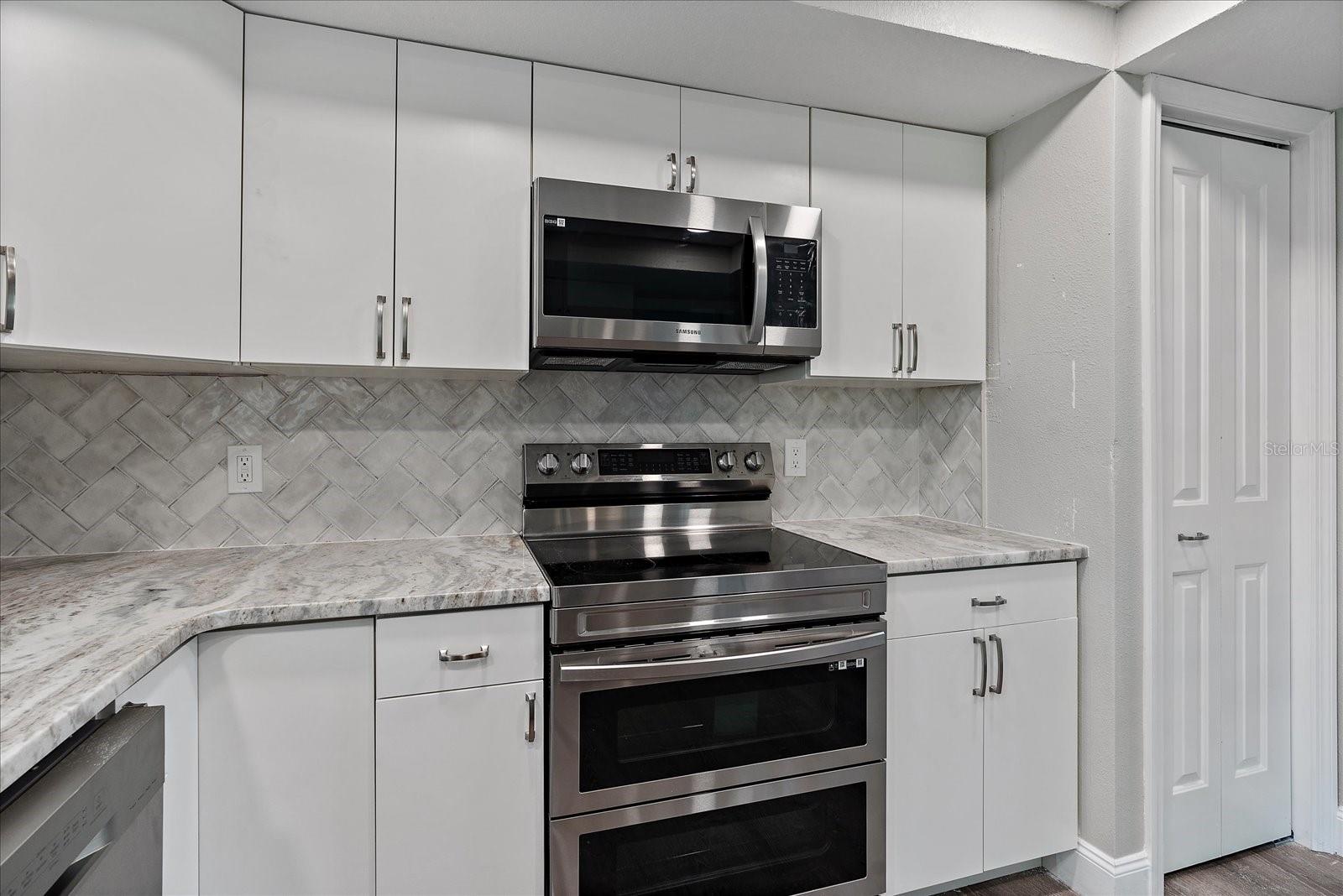 BAY POINT CORR OF - Residential