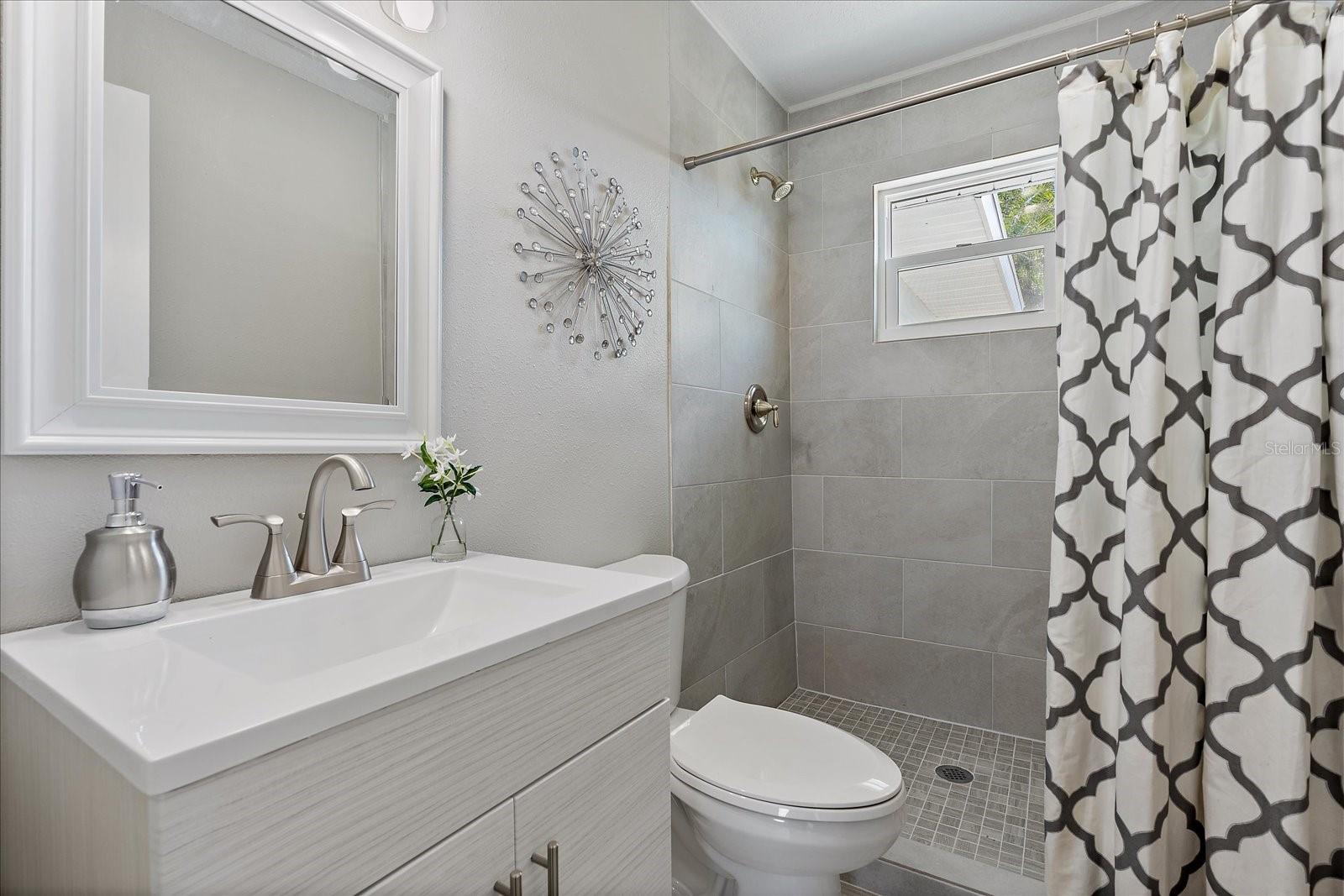 BAY POINT CORR OF - Residential