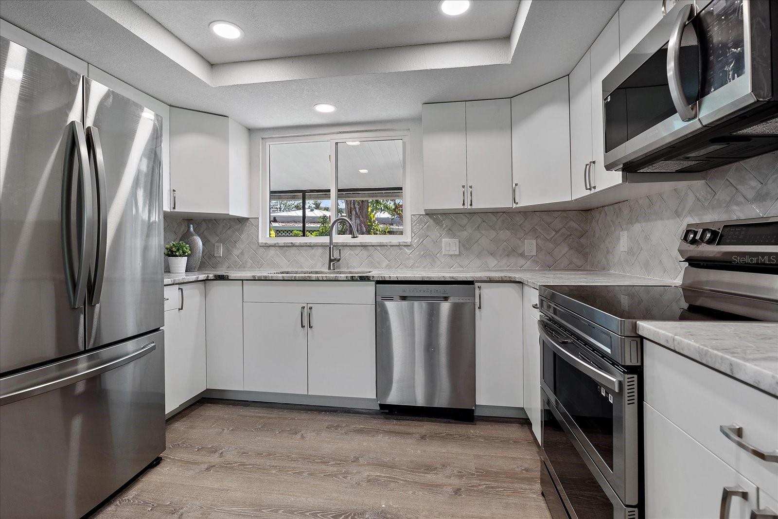 BAY POINT CORR OF - Residential