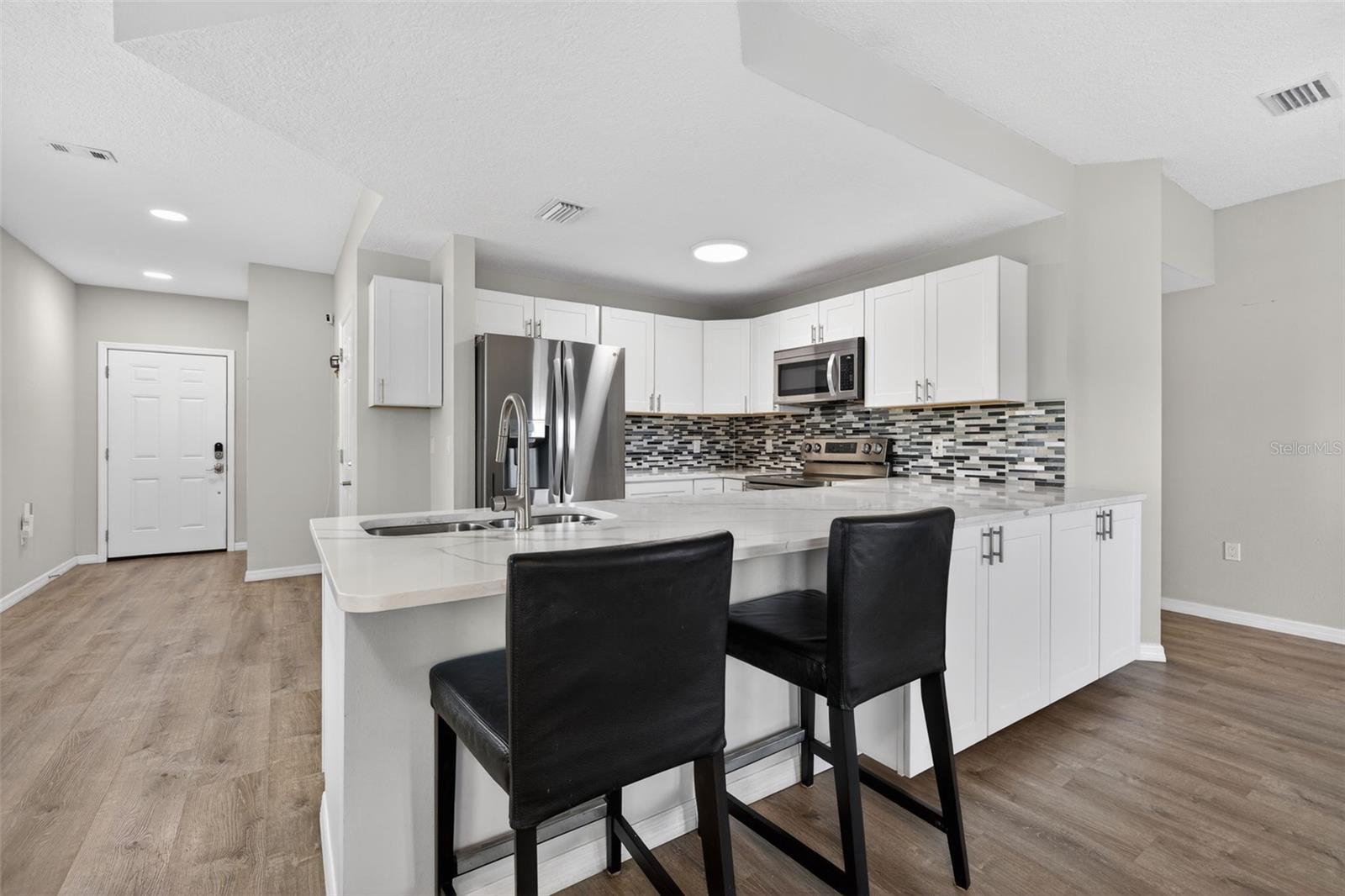 LAS PALMAS TWNHMS - Residential Lease