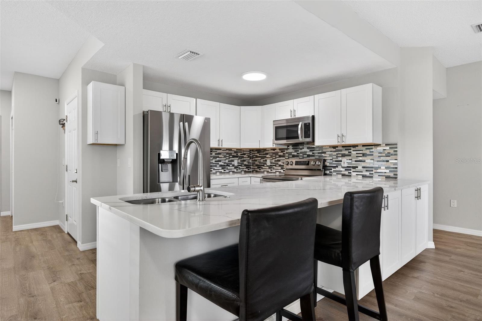 LAS PALMAS TWNHMS - Residential Lease