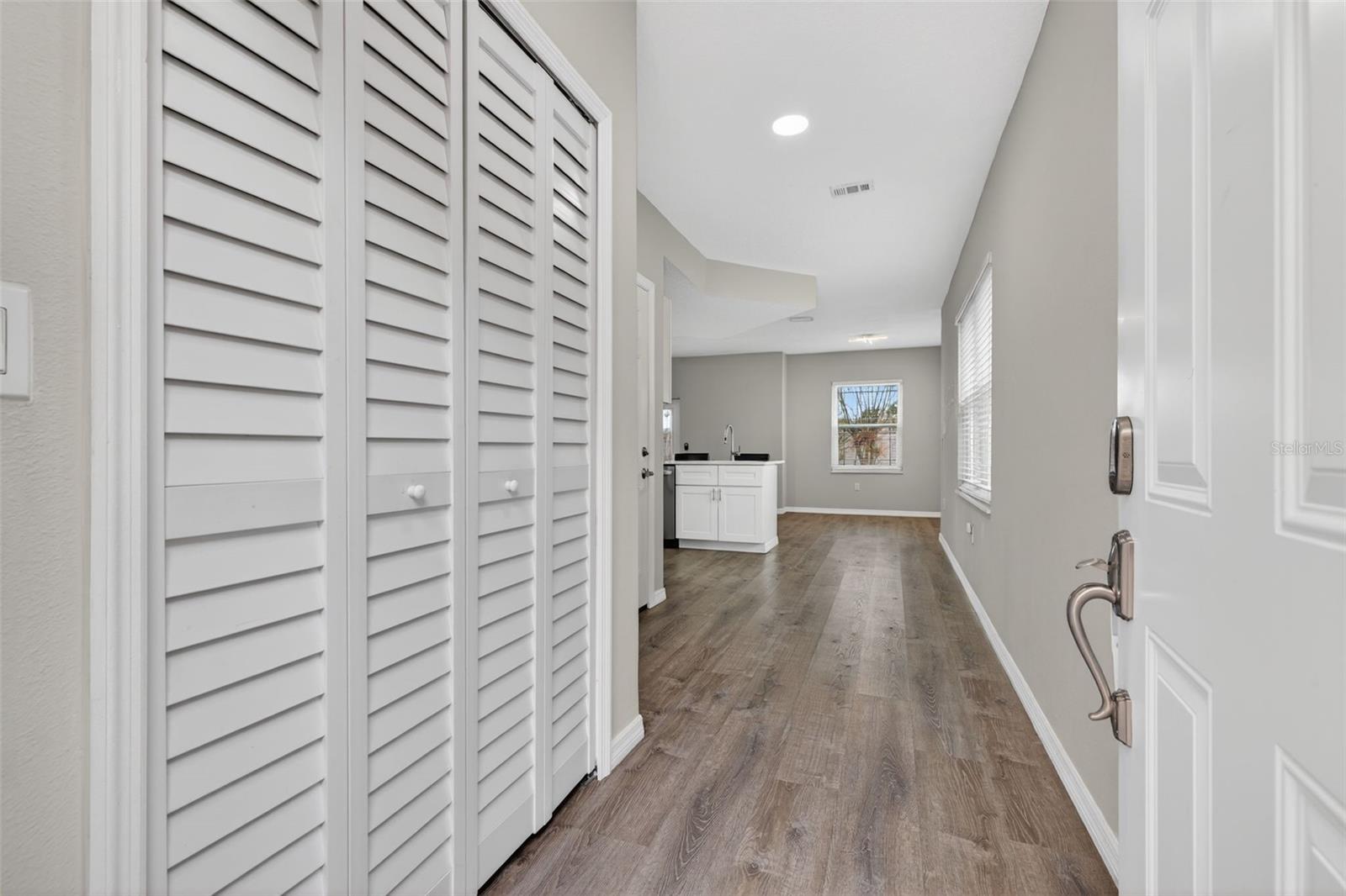 LAS PALMAS TWNHMS - Residential Lease