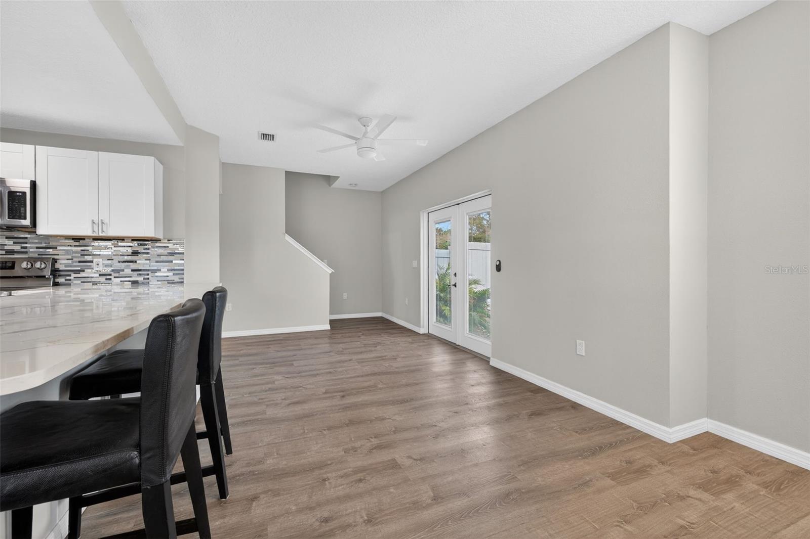 LAS PALMAS TWNHMS - Residential Lease