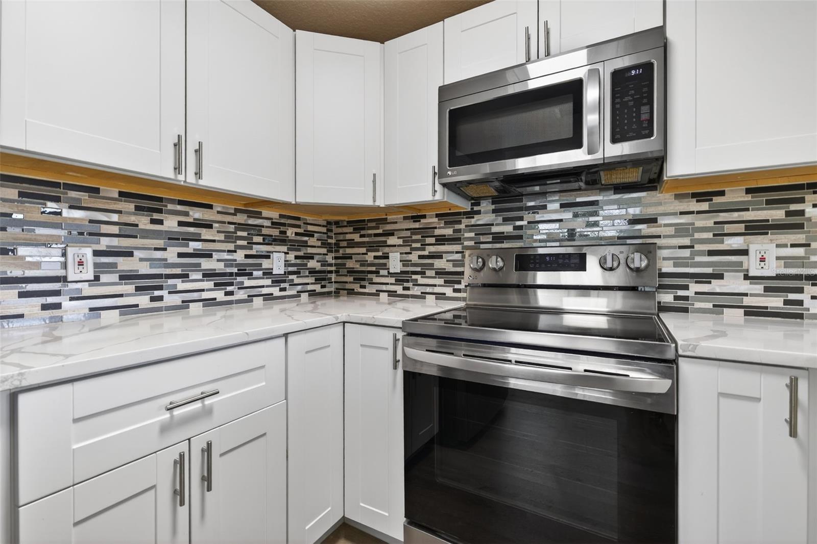 LAS PALMAS TWNHMS - Residential Lease