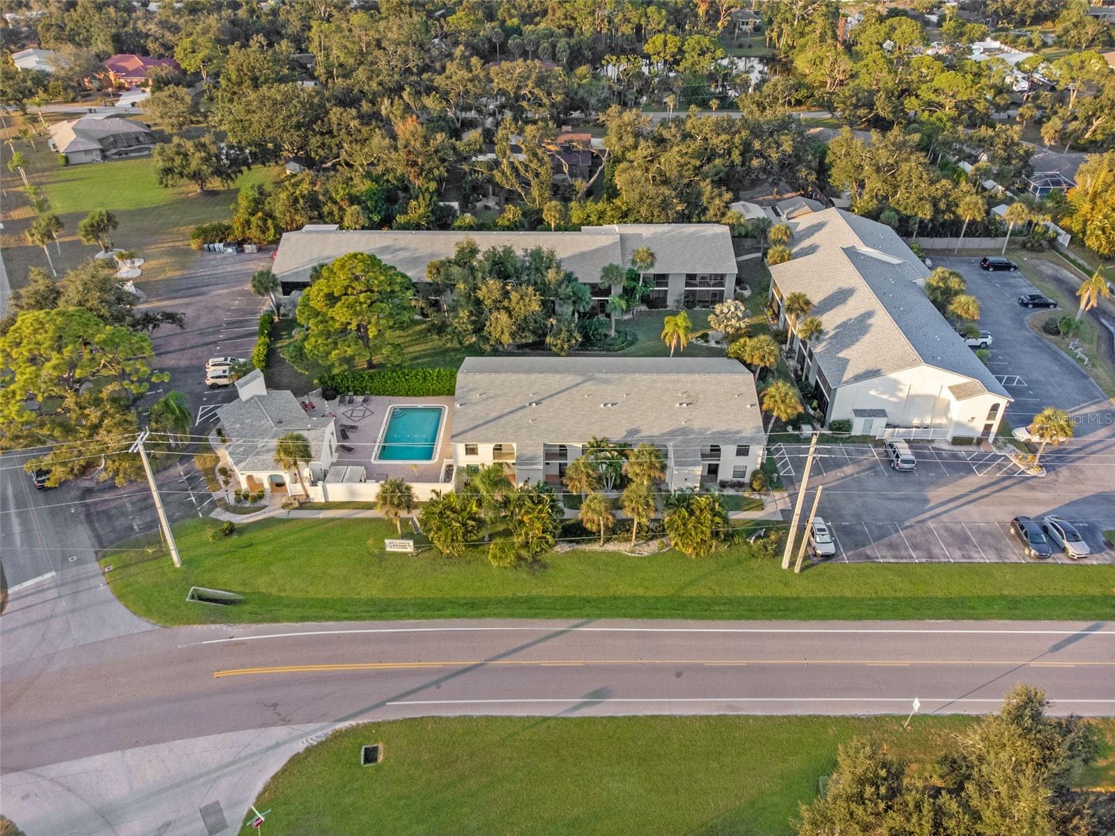 MANASOTA BEACH GRDS III - Residential