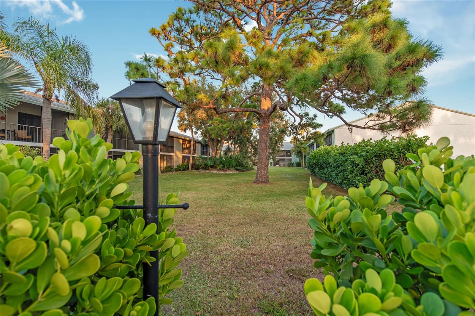 MANASOTA BEACH GRDS III - Residential