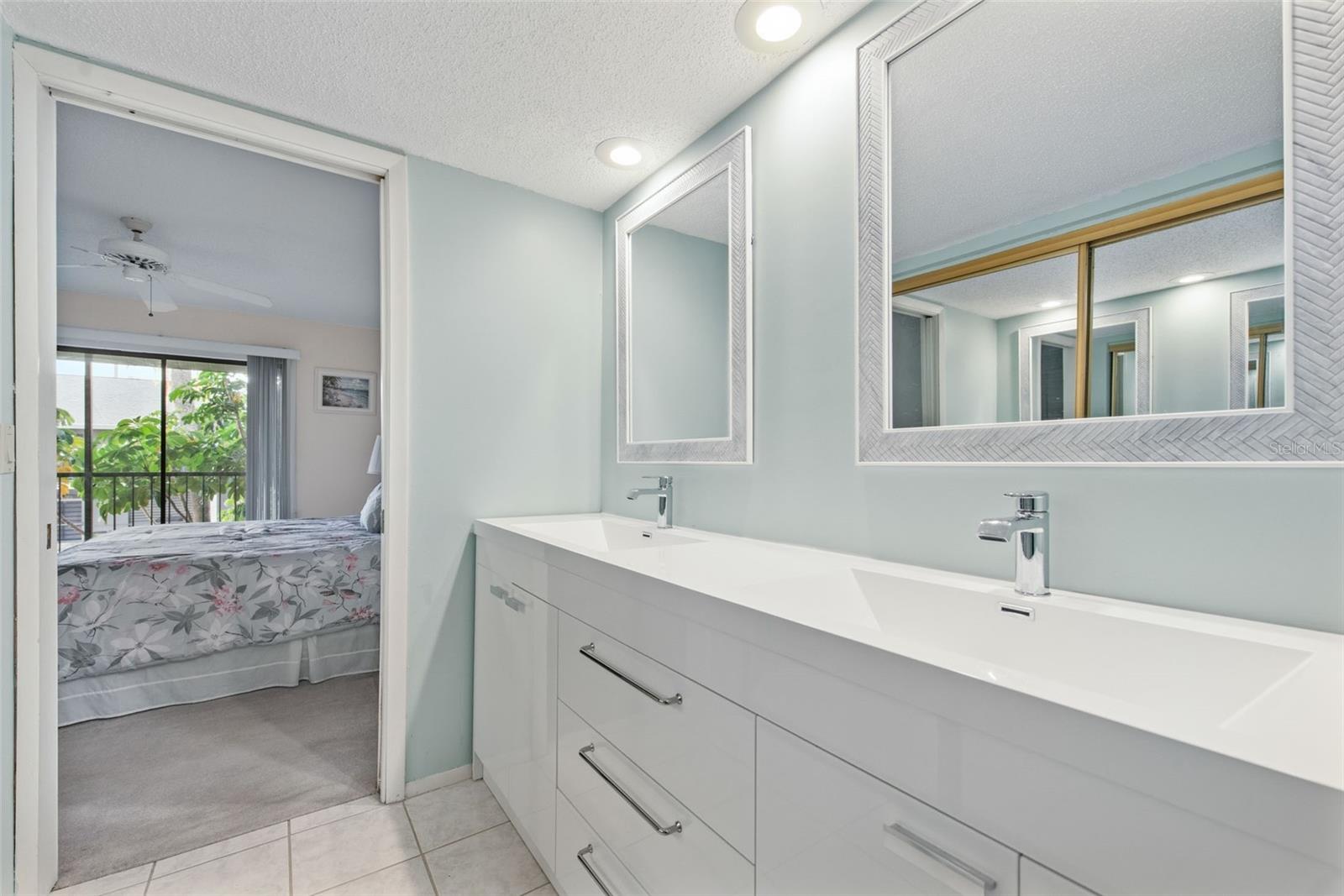 MANASOTA BEACH GRDS III - Residential