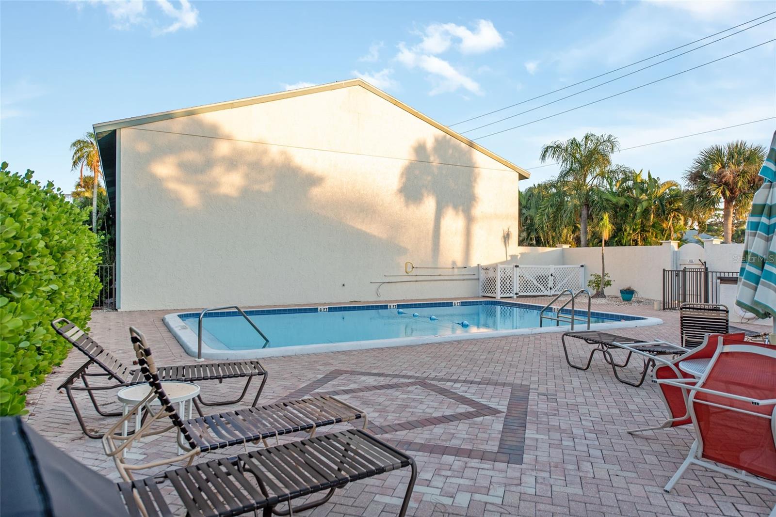 MANASOTA BEACH GRDS III - Residential