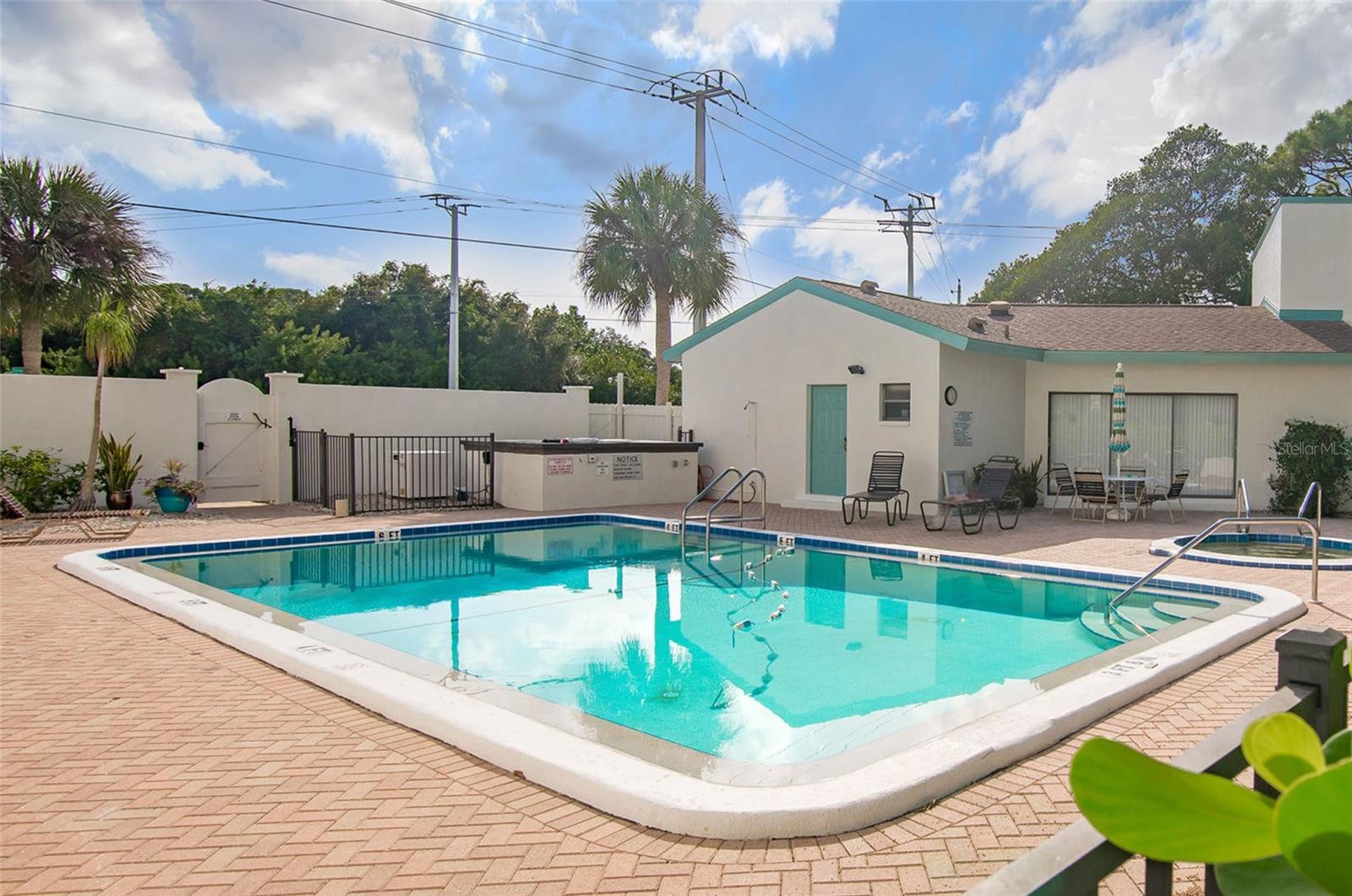 MANASOTA BEACH GRDS III - Residential