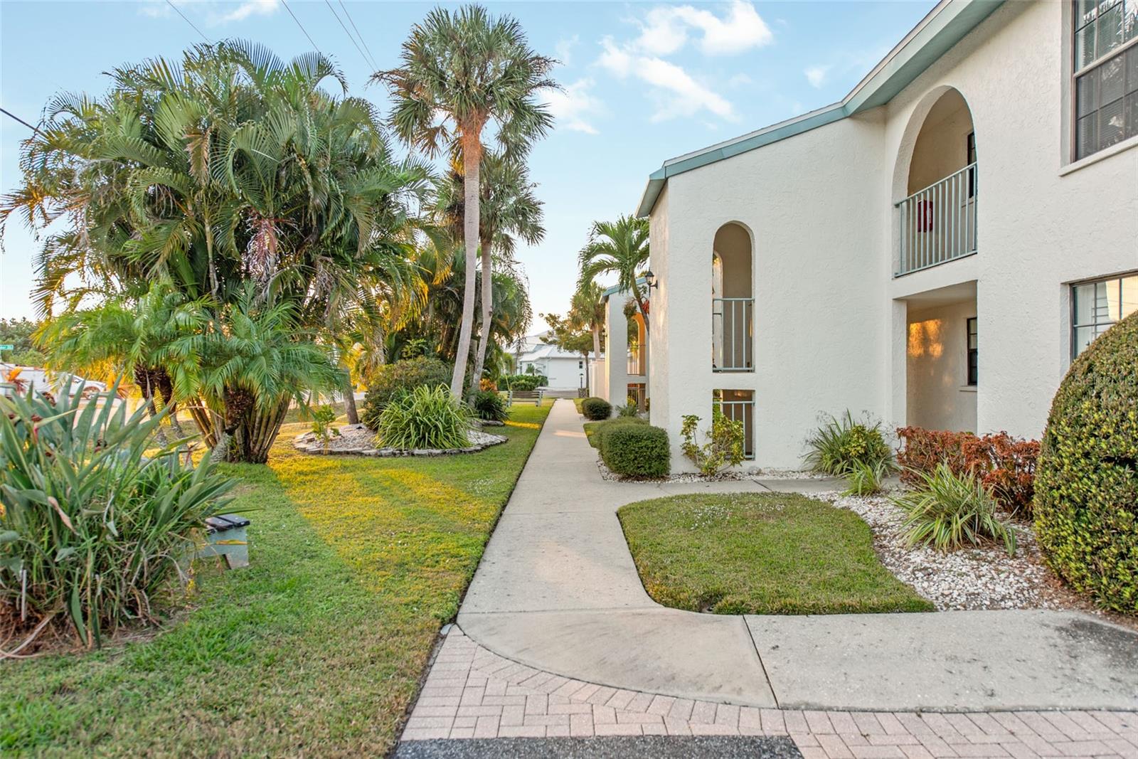 MANASOTA BEACH GRDS III - Residential