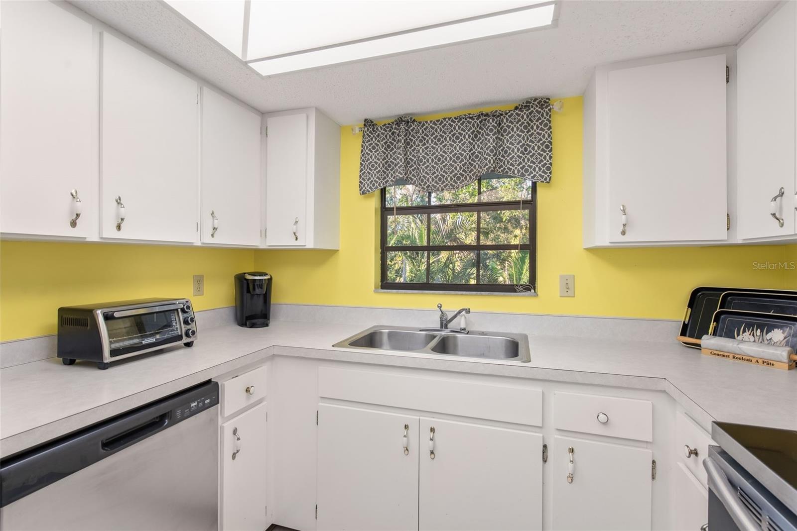 MANASOTA BEACH GRDS III - Residential