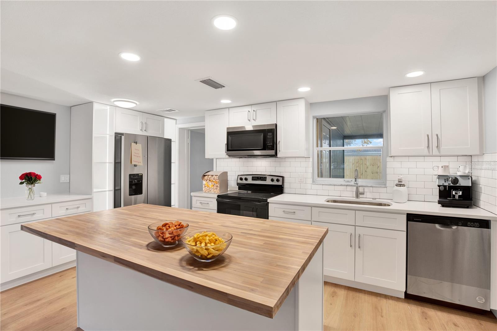 5200 DOVE DRIVE