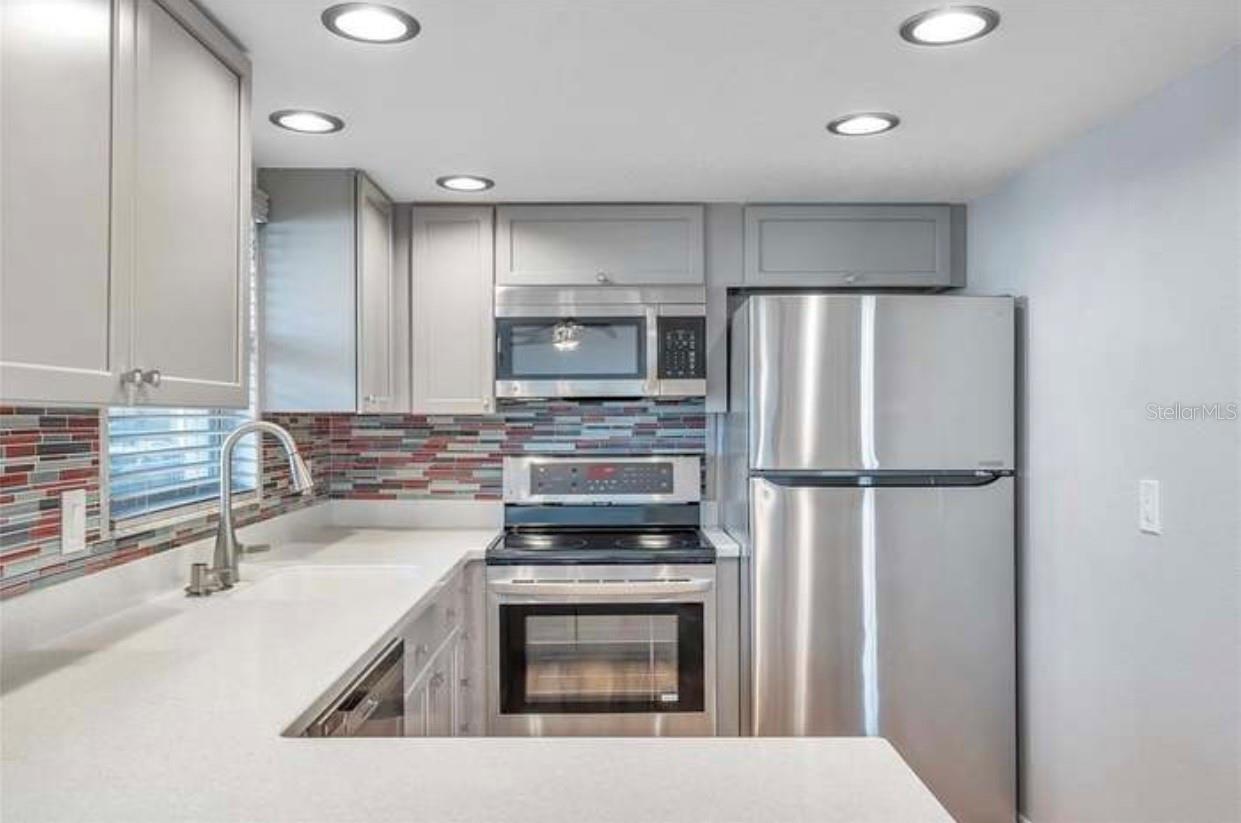 GREEN DOLPHIN PARK CONDO - Residential Lease