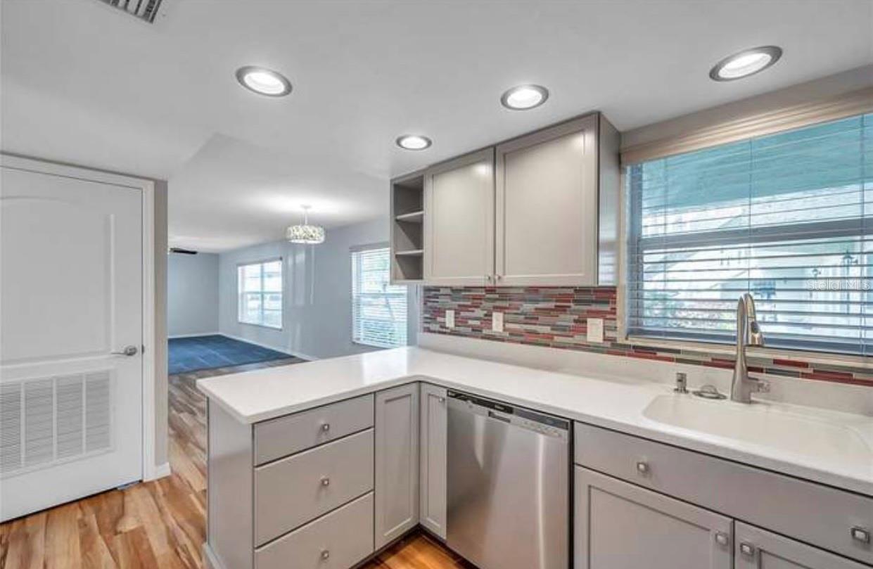 GREEN DOLPHIN PARK CONDO - Residential Lease