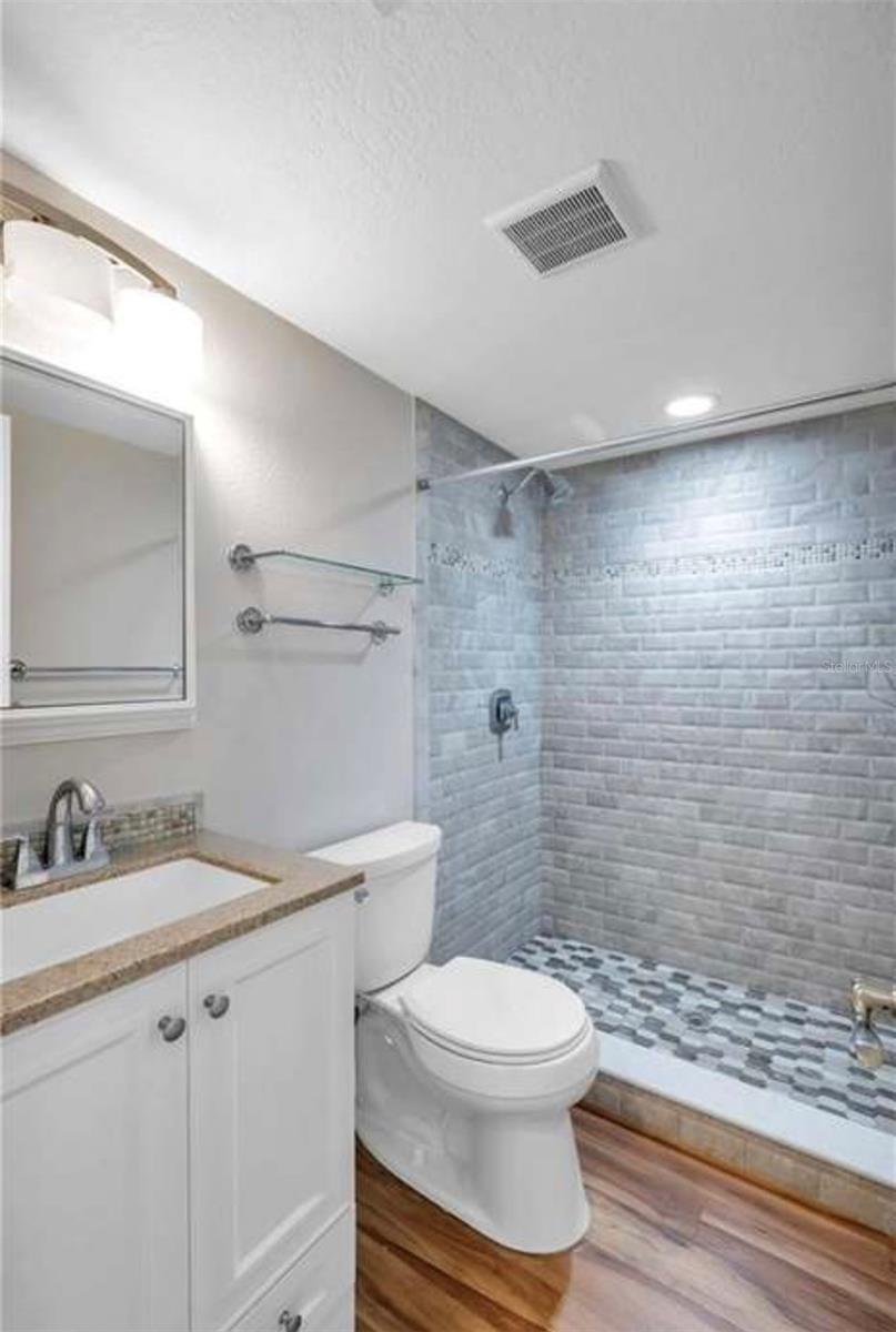 GREEN DOLPHIN PARK CONDO - Residential Lease
