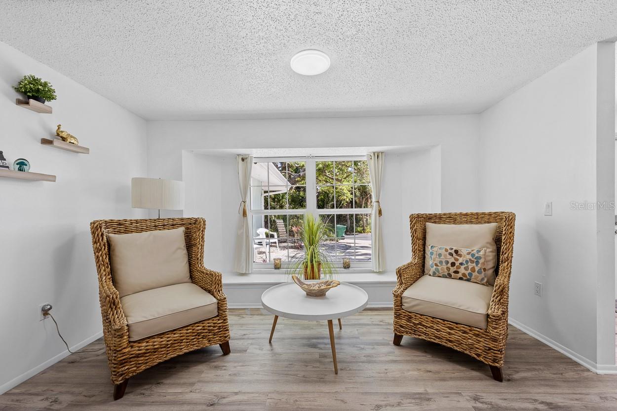 4055 BAY OAKS CIRCLE