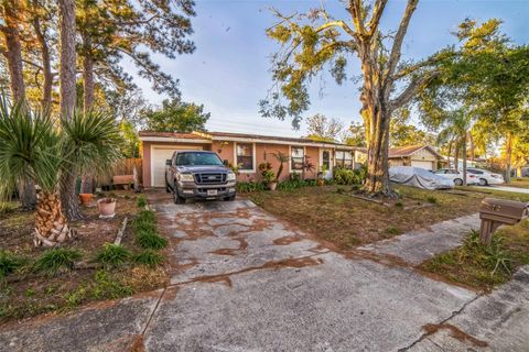 A home in LONGWOOD