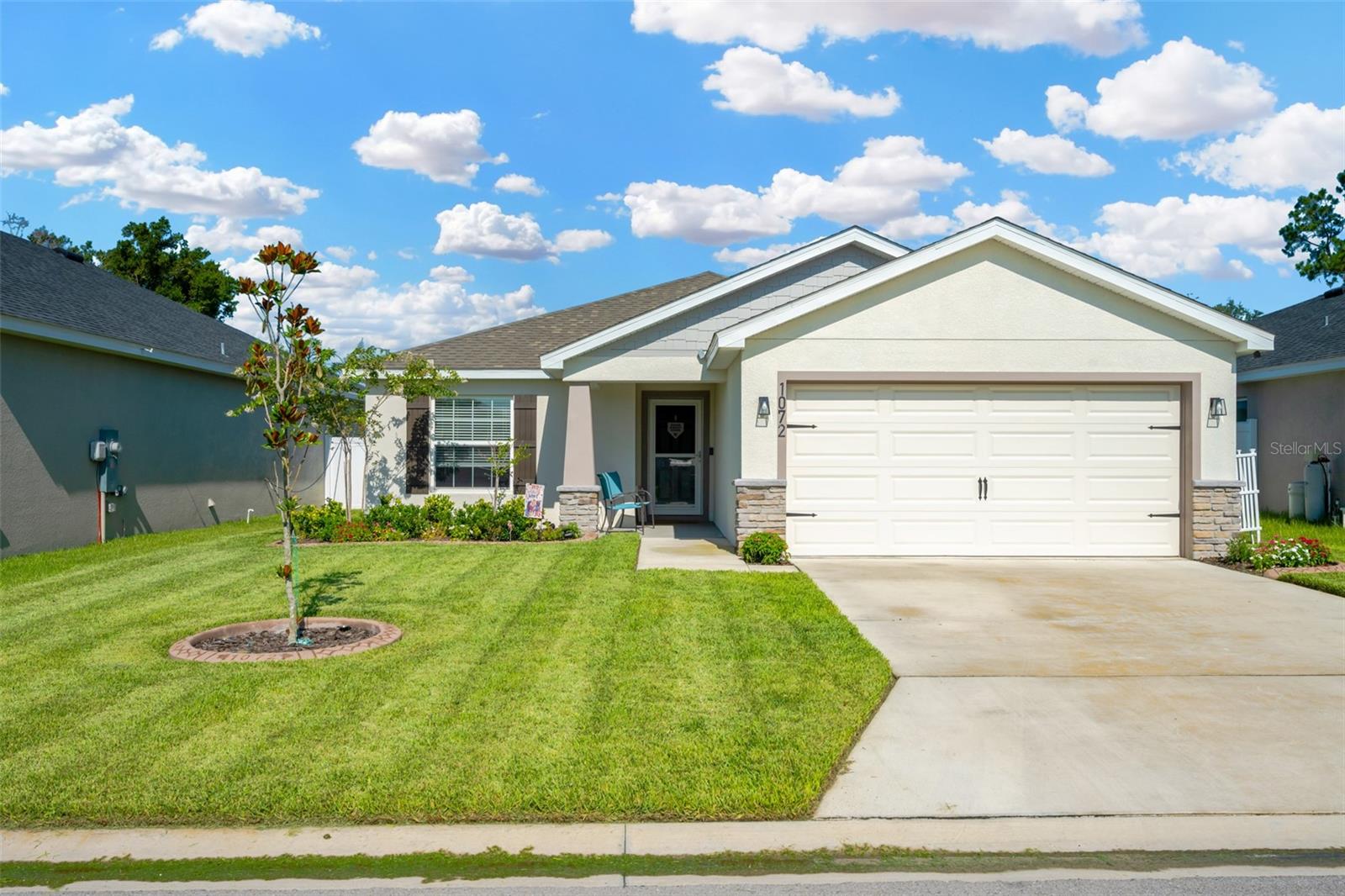 Welcome to this beautifully maintained 4-bedroom, 2-bath home in the desirable Bridgeport Lakes community in Mulberry, FL! Practically brand new. This home features an open-concept layout with a spacious kitchen, living, and dining area—perfect for everyday living and entertaining. Enjoy the oversized fenced-in backyard, ideal for relaxing or letting pets play. One small pet under 35 lbs is welcome with a nonrefundable $250 pet fee. $50 application fee per tenant over the age of 18. This turnkey rental offers stress-free living with minimal upkeep required. Don’t miss the chance to lease in one of Mulberry’s most sought-after neighborhoods—schedule your private showing today!