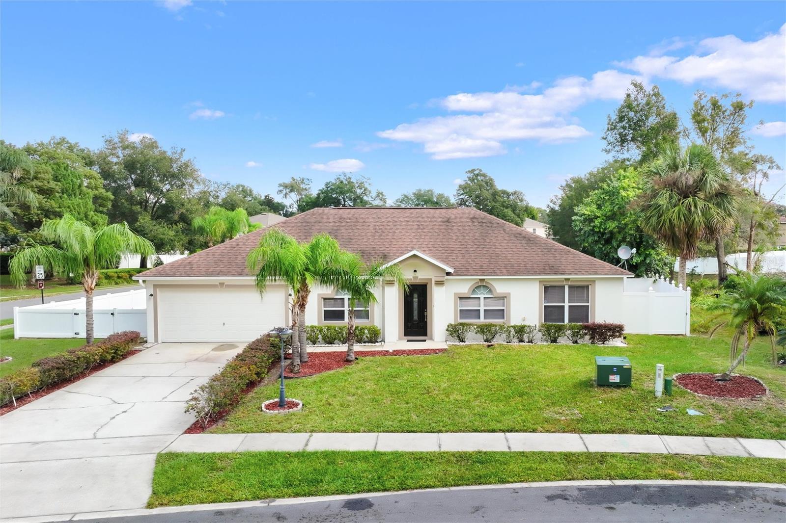 1331 ISLAND TREES LN