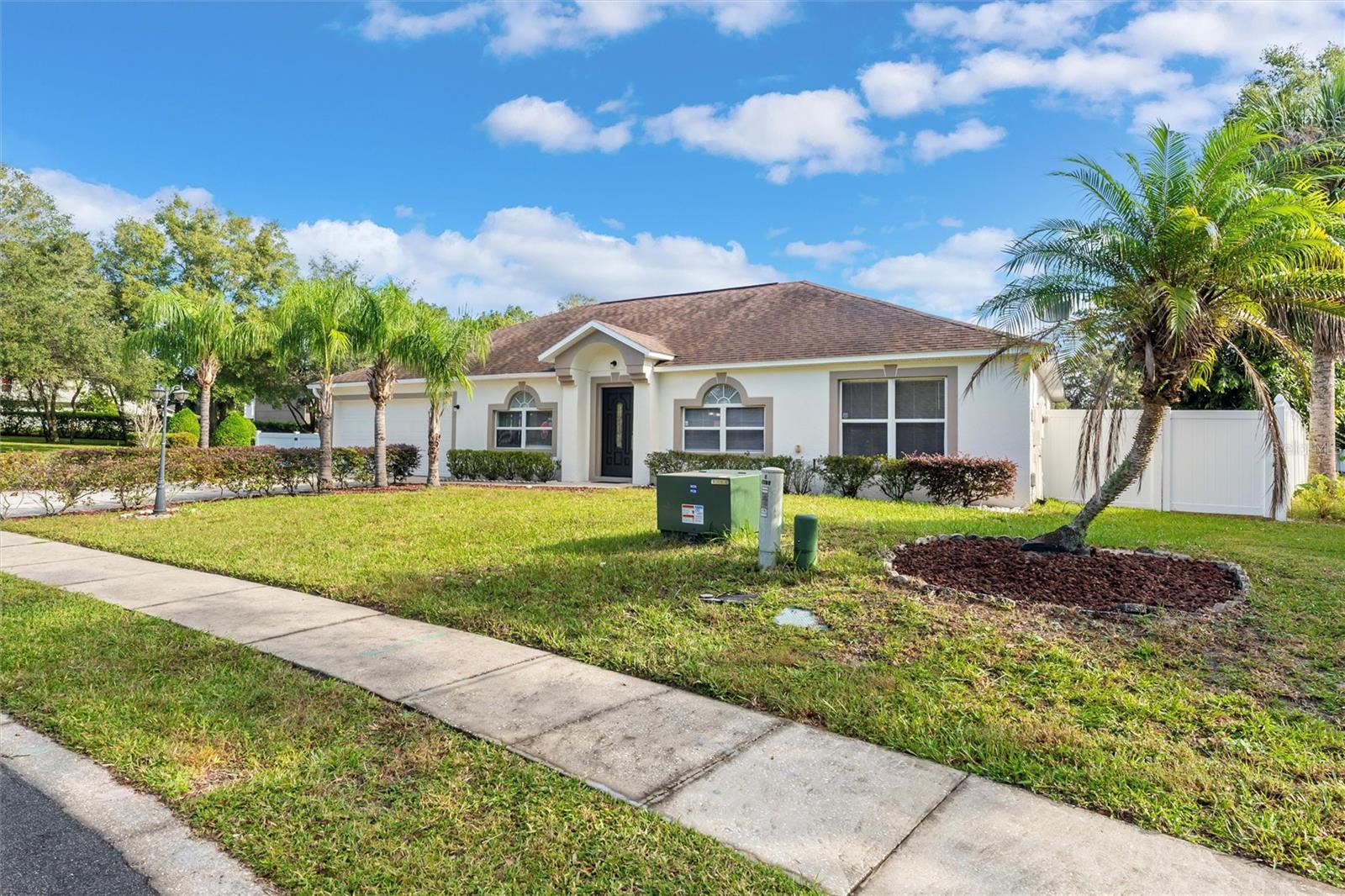 1331 ISLAND TREES LN
