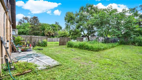 A home in DELAND