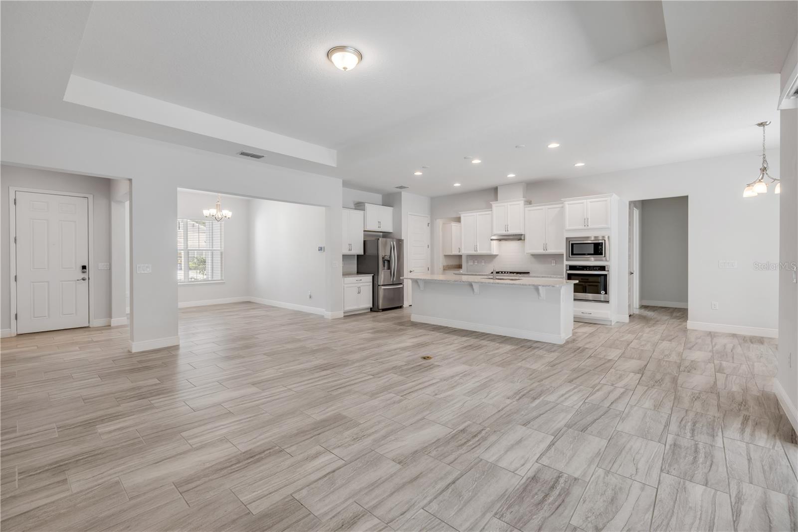388 NOWELL LOOP