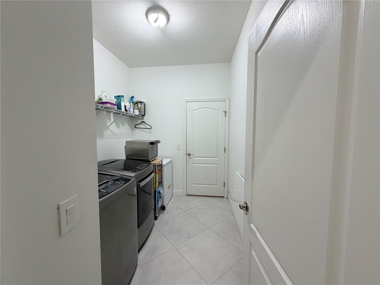 CREEKS XING EAST - Residential