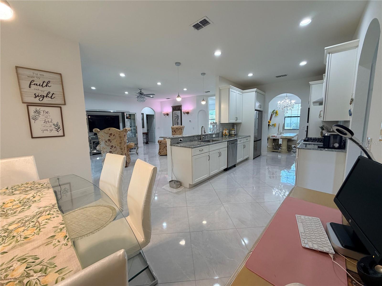 CREEKS XING EAST - Residential