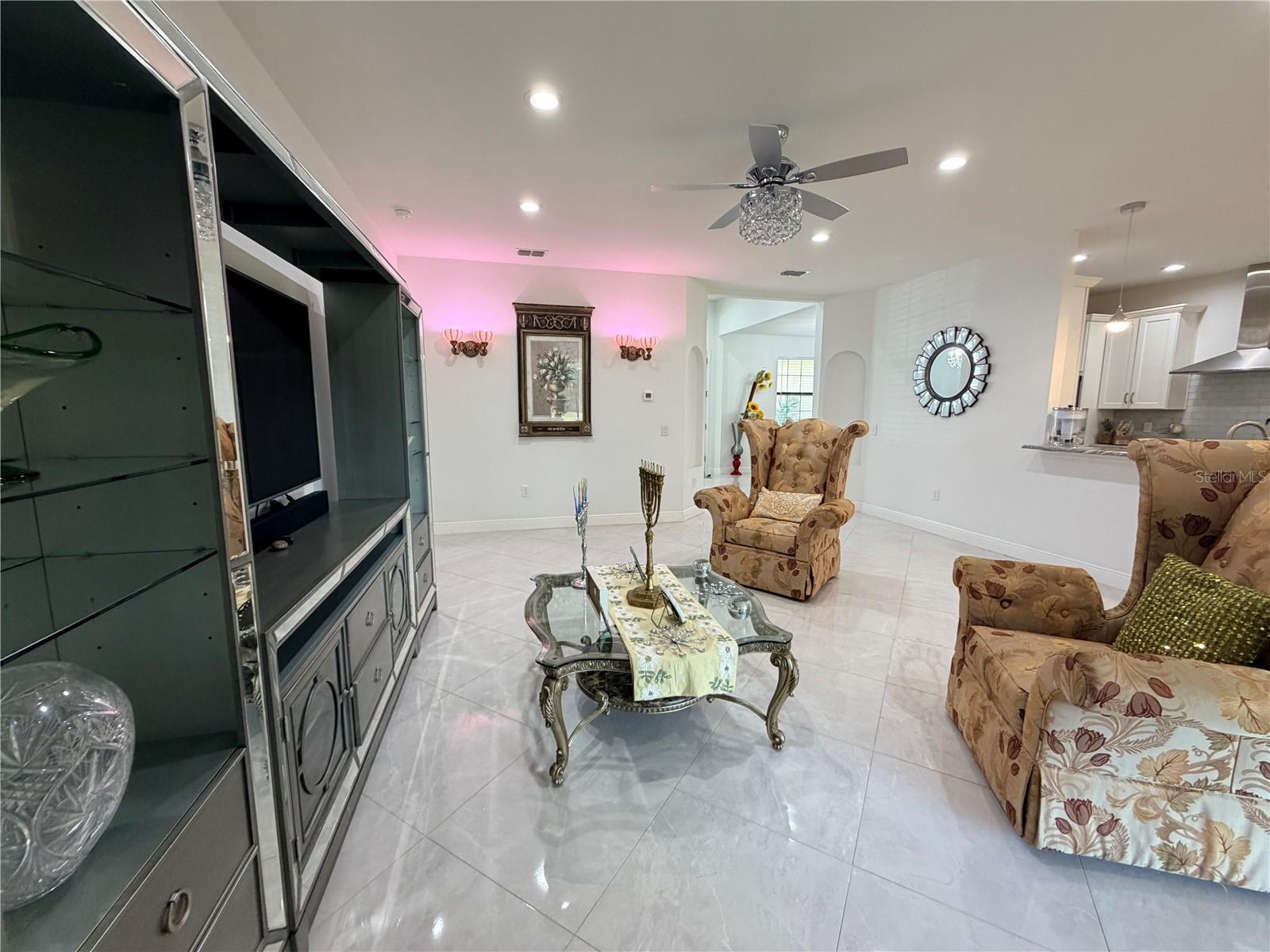 CREEKS XING EAST - Residential