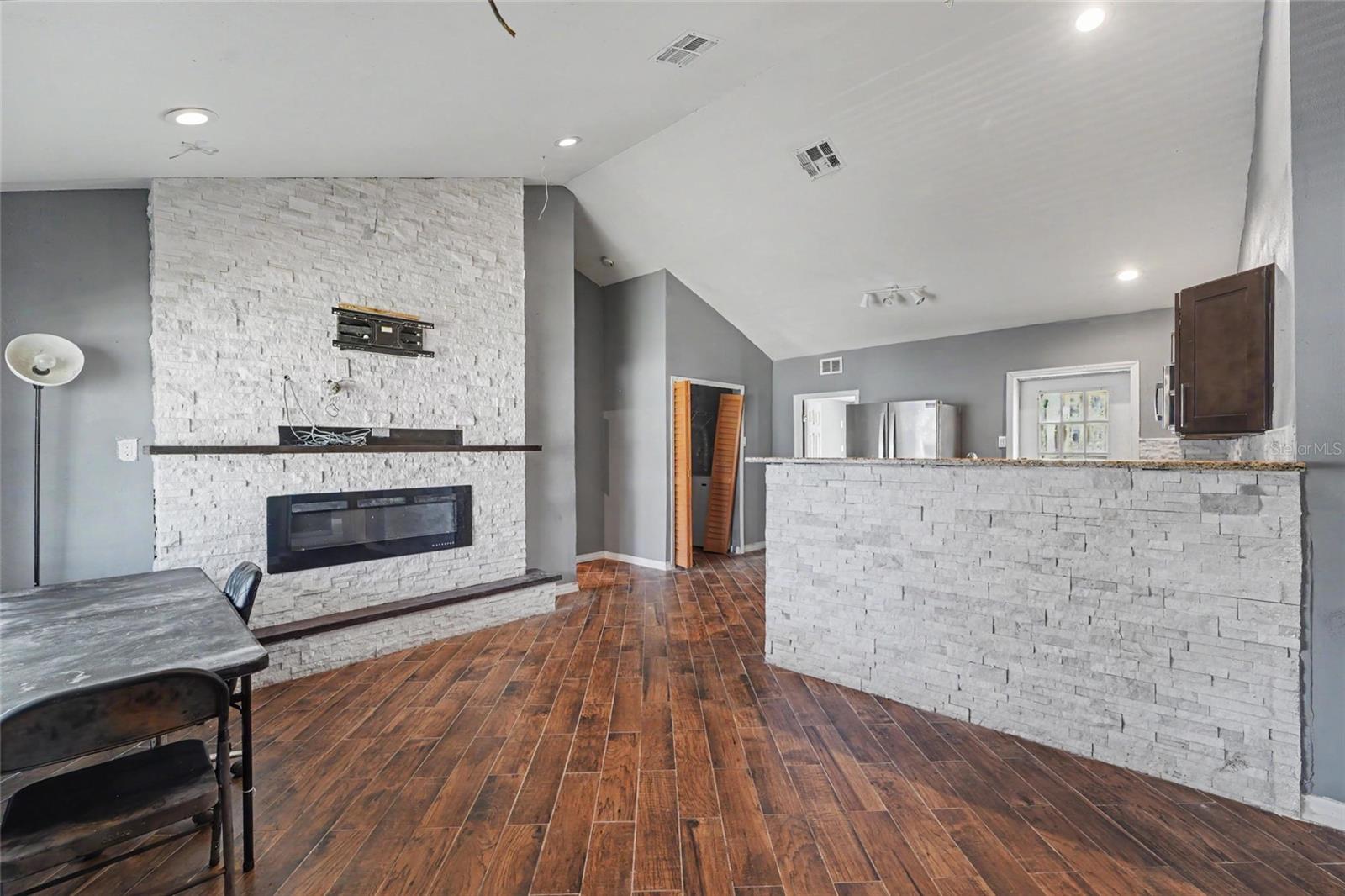 6706 SANDRA DRIVE