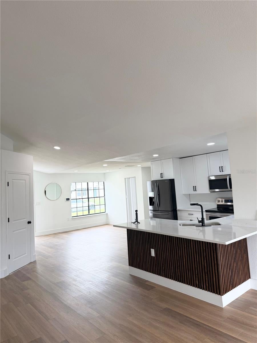 305 CORNWALLIS COURT