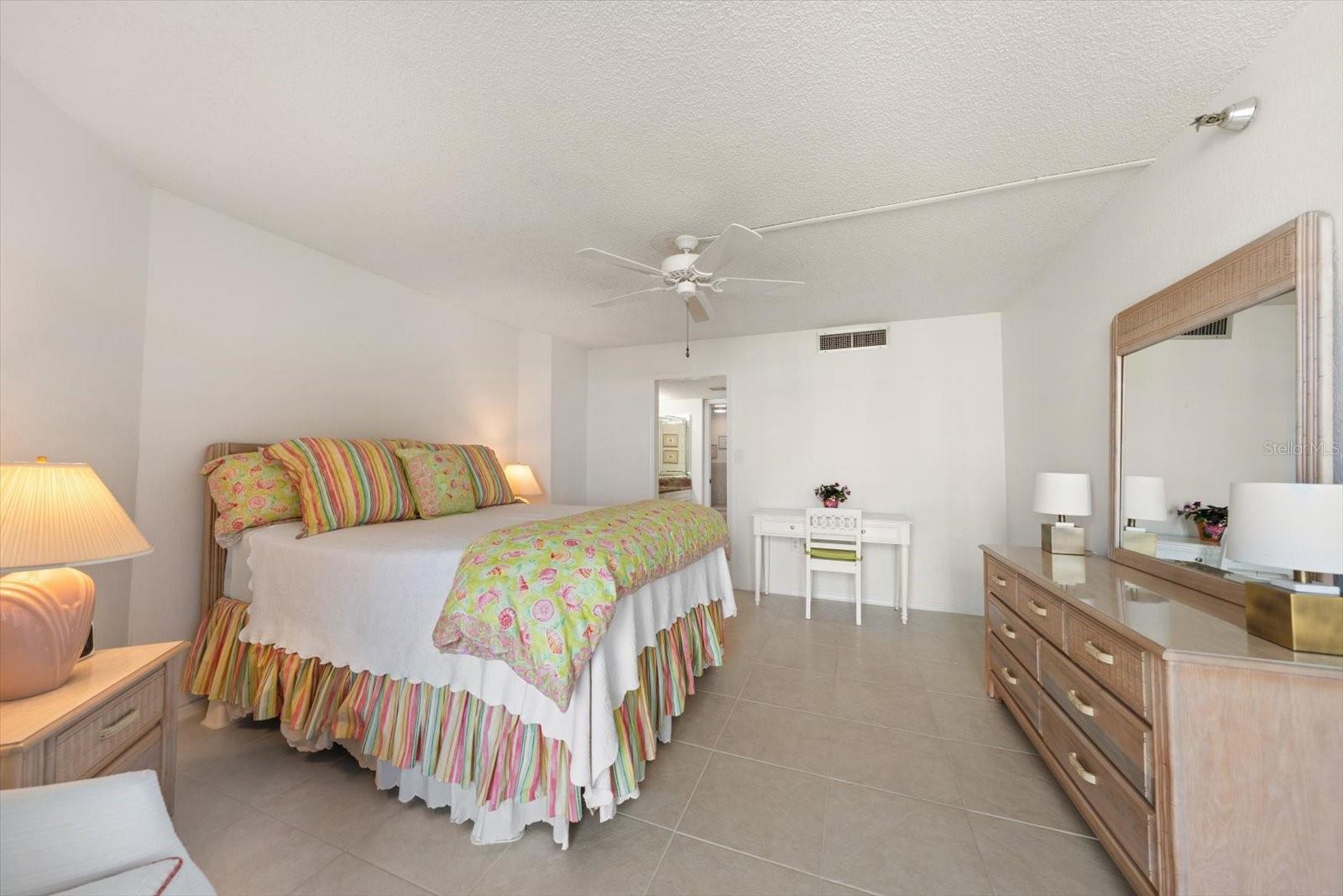 ISLAND WALK CONDO - Residential