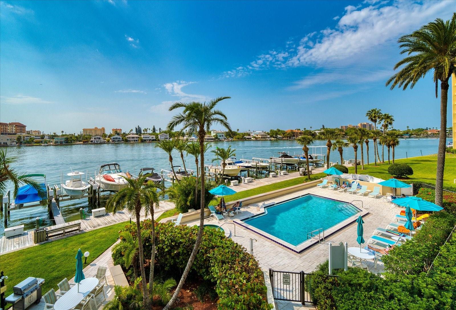 ISLAND WALK CONDO - Residential