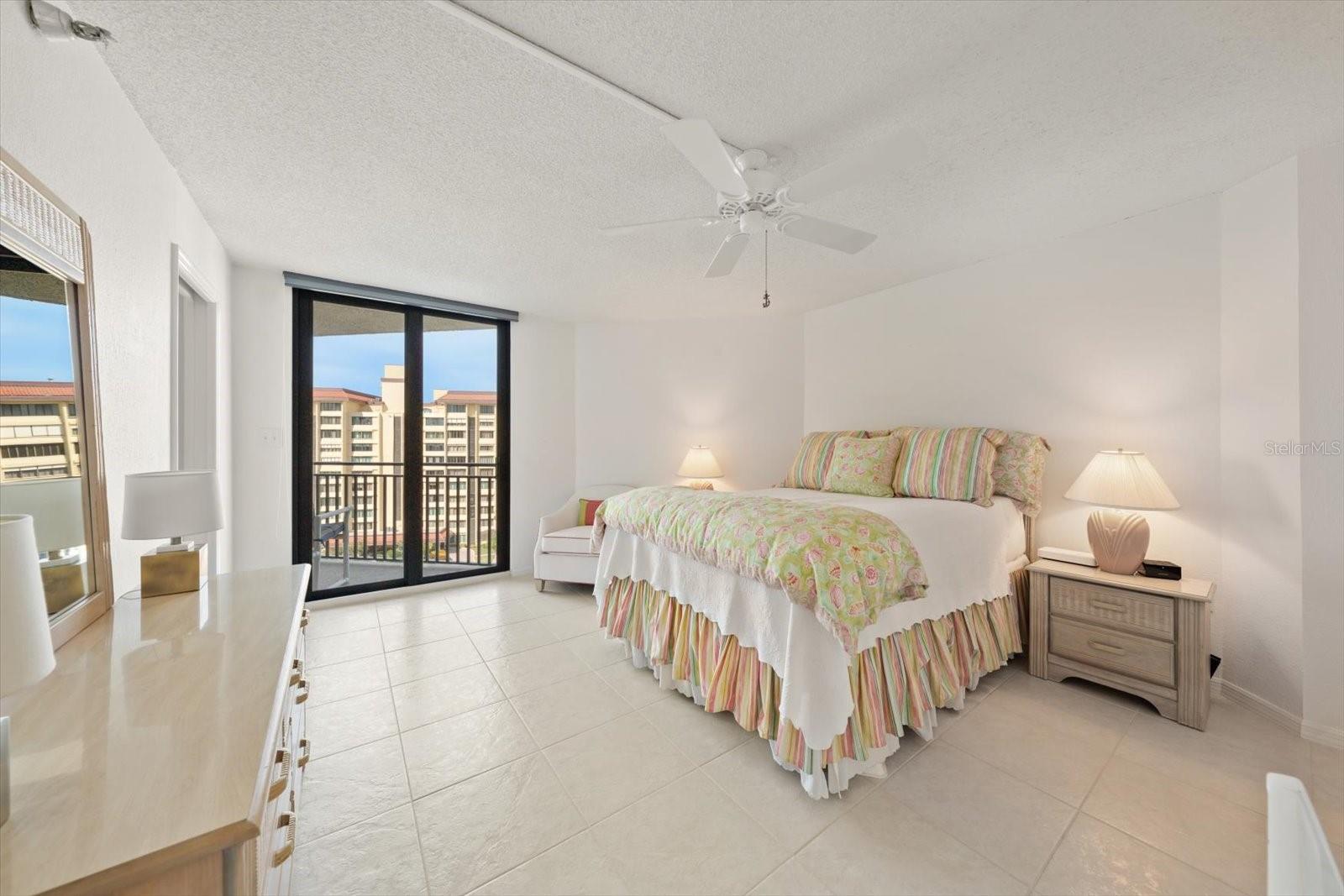 ISLAND WALK CONDO - Residential