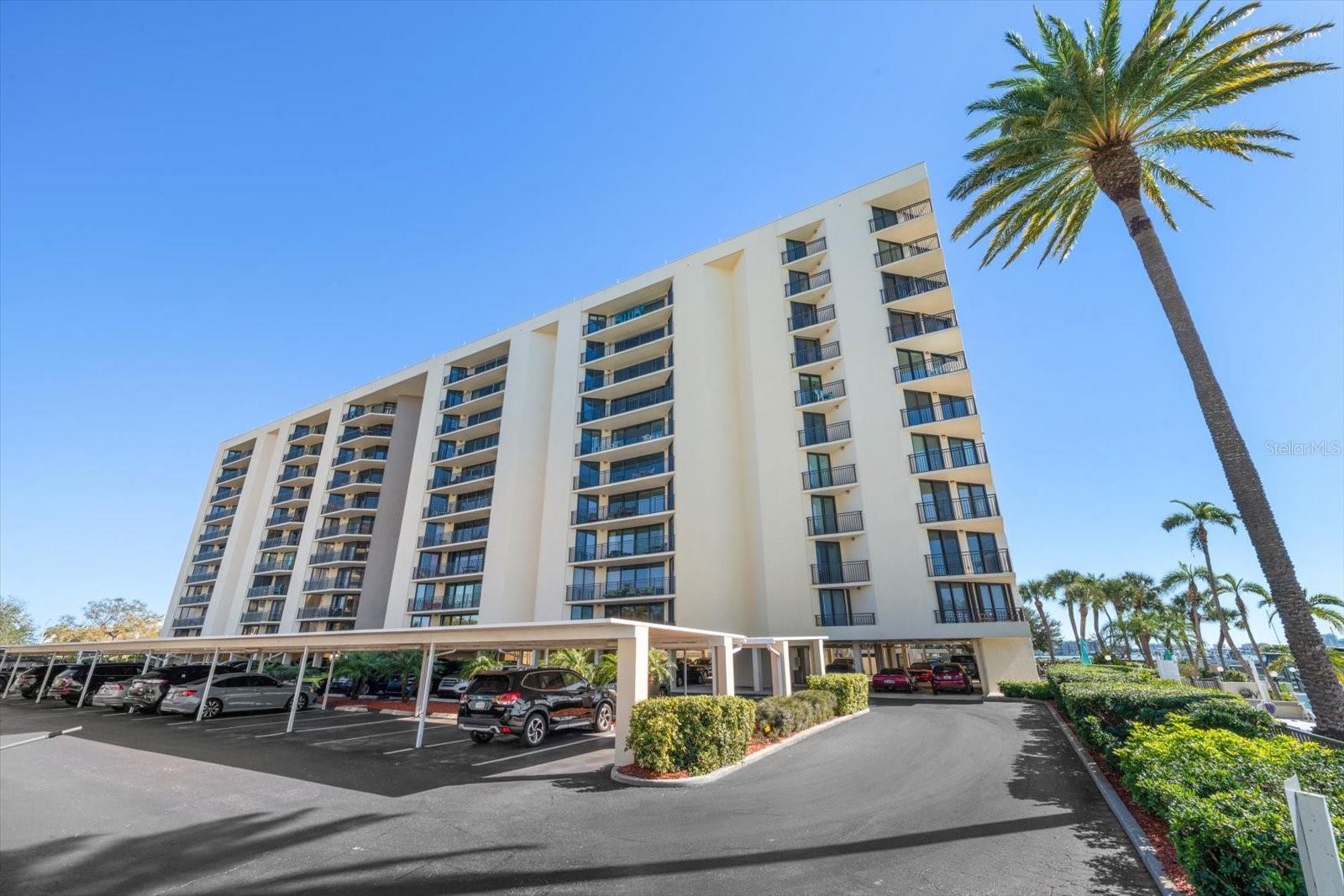 ISLAND WALK CONDO - Residential